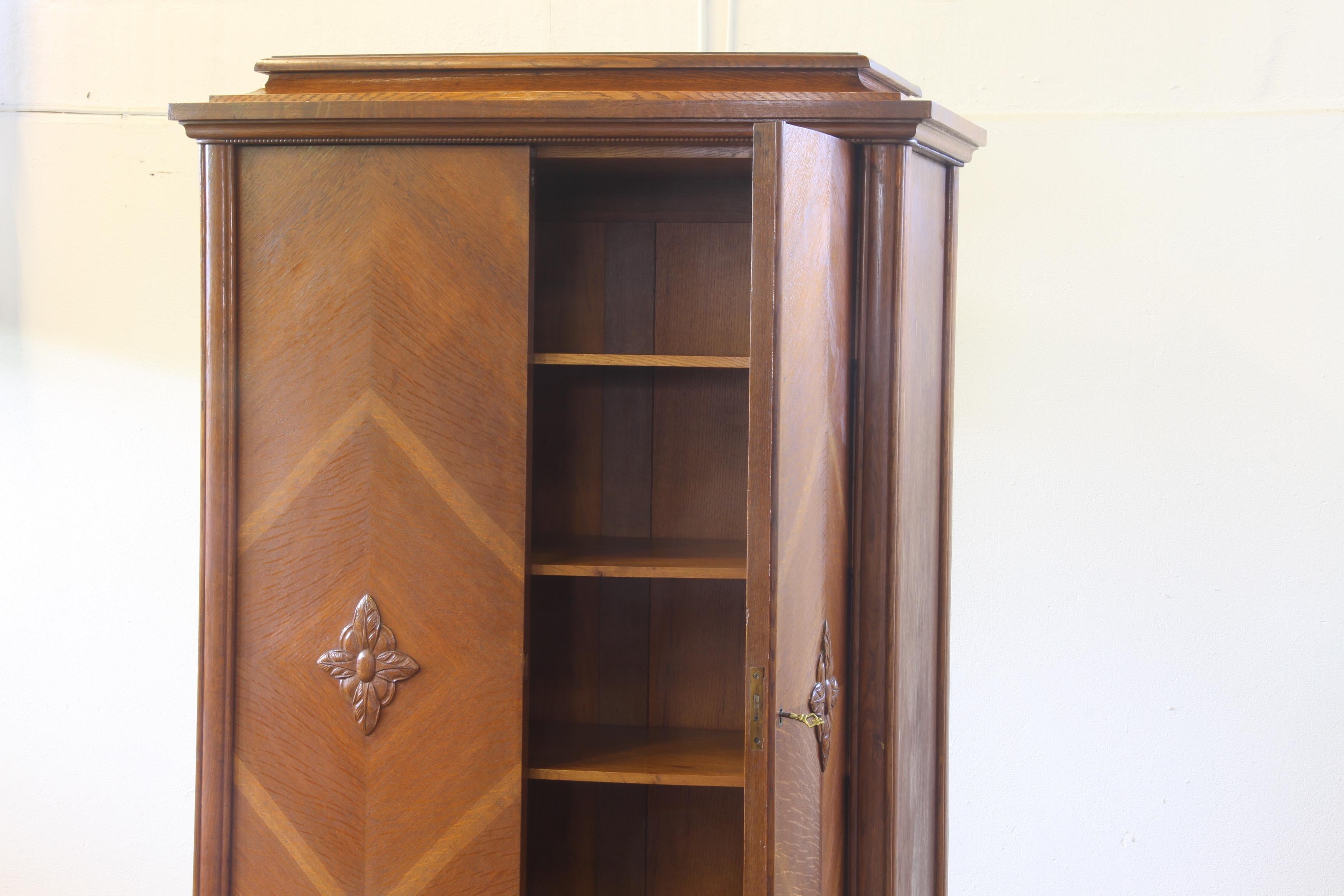Vintage Danish Oak Closet Linen Wardrobe 1940s Cabinet im Angebot 9