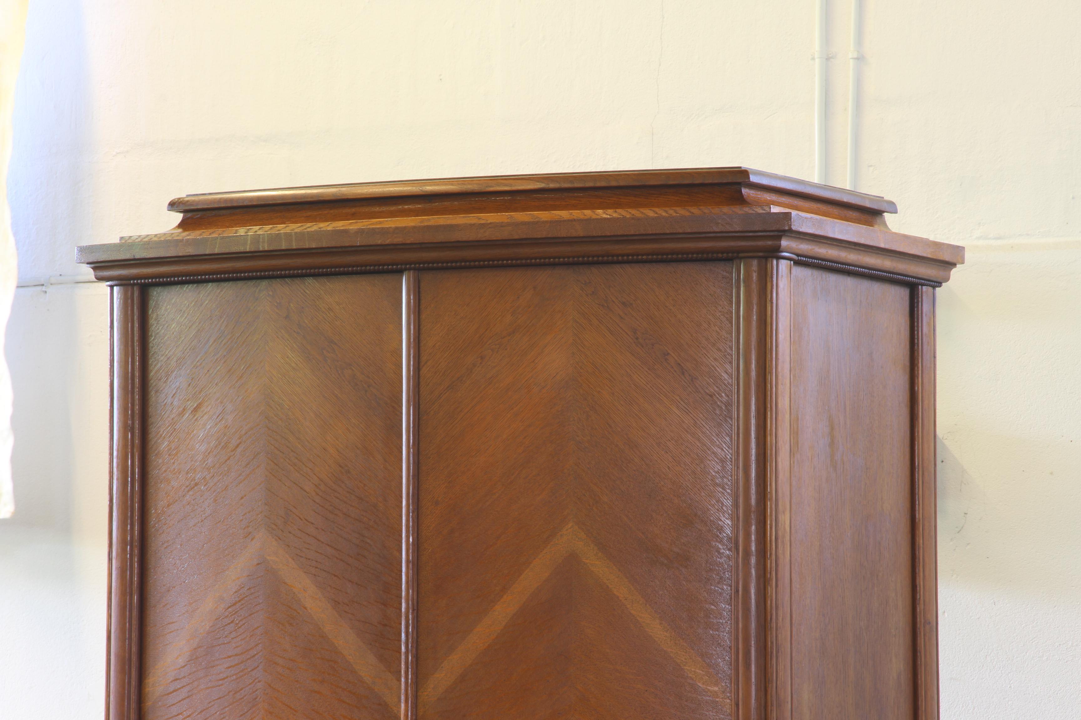 Vintage Danish Oak Closet Linen Wardrobe 1940s Cabinet im Zustand „Gut“ im Angebot in Store Heddinge, DK