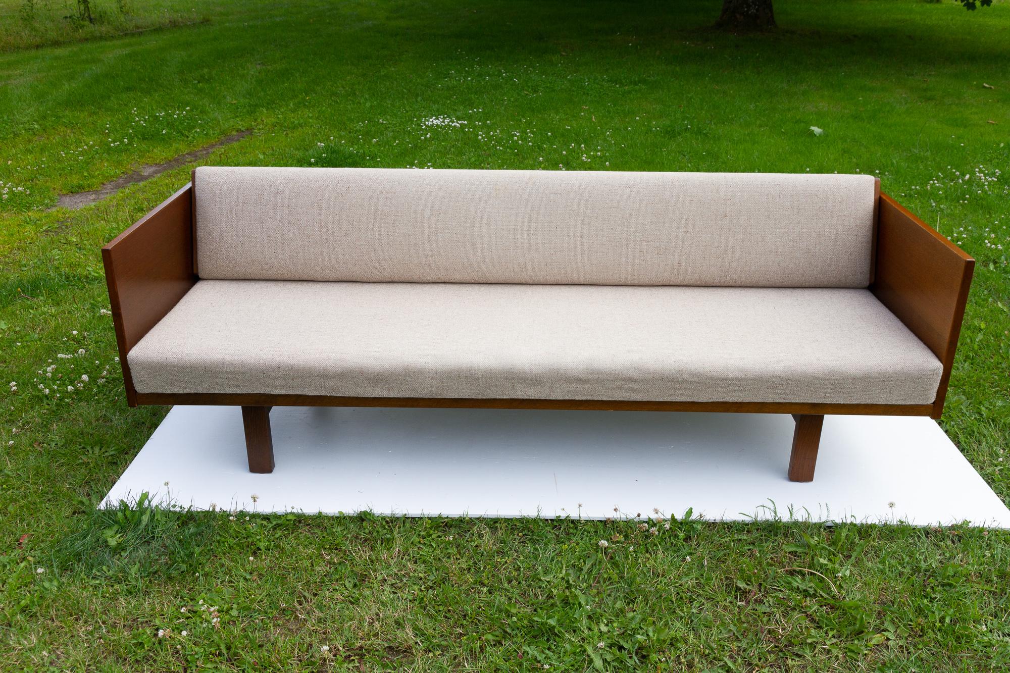 Scandinavian Modern Vintage Danish Oak Daybed GE259 by Hans J. Wegner for Getama, 1970s