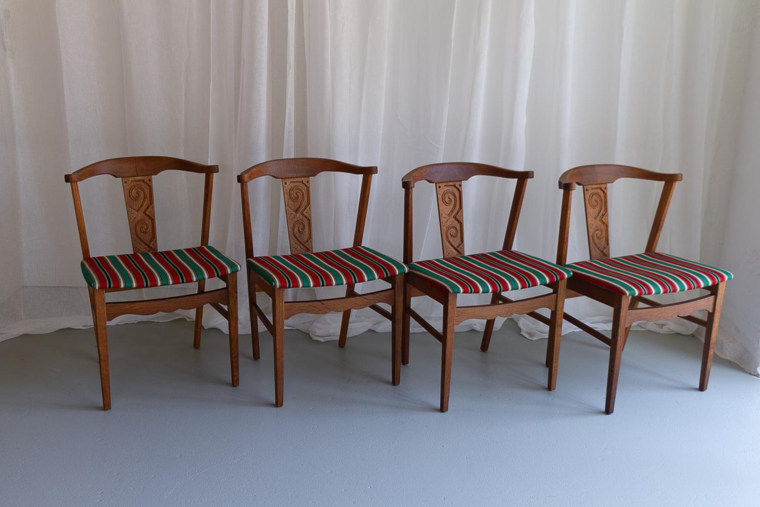Chaises de salle à manger vintage en chêne danois par Kjærnulf, années 1960. Ensemble de 4. en vente 9