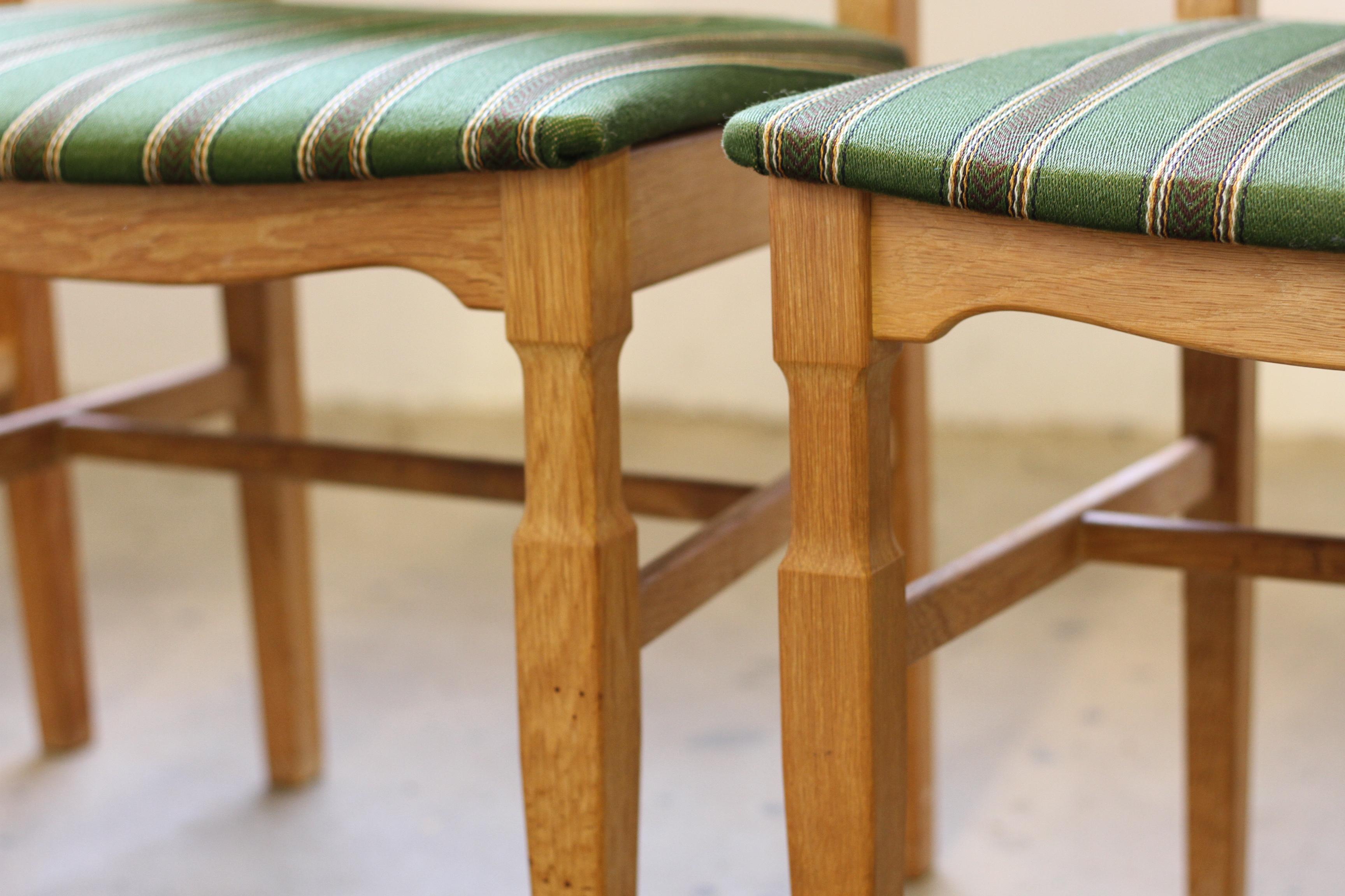 Quercia Sedie da pranzo danesi vintage in Oak, stile Henning Kjærnulf, anni '60, set di 6 in vendita