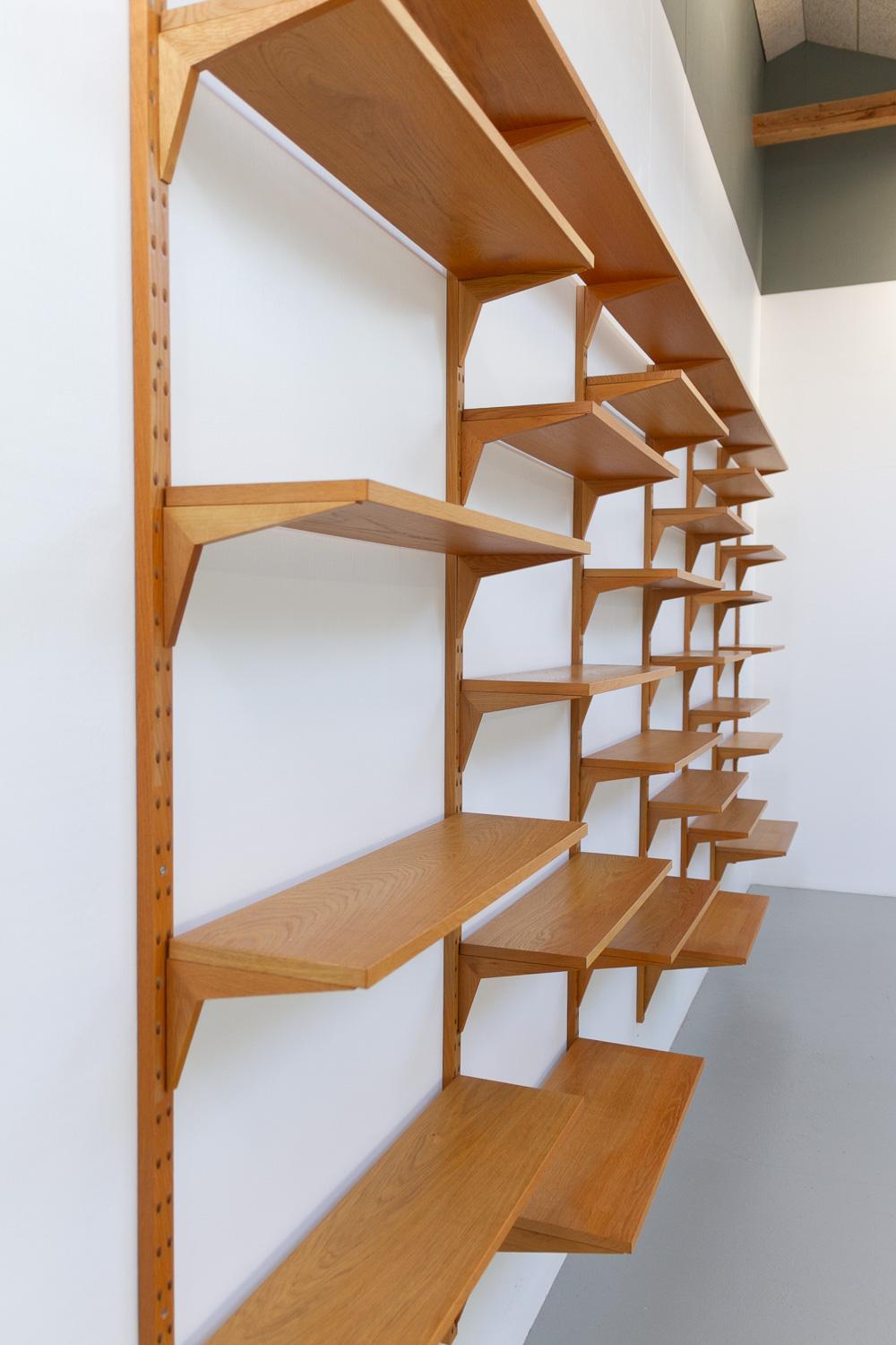 Mueble Modular de Roble Danés Vintage de Poul Cadovius para Cado, años 60. en Bueno estado para la venta en Asaa, DK
