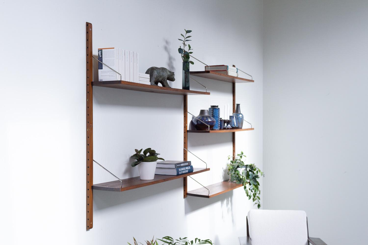 Vintage Danish Oak Shelving System, 1960s. In Fair Condition For Sale In Asaa, DK