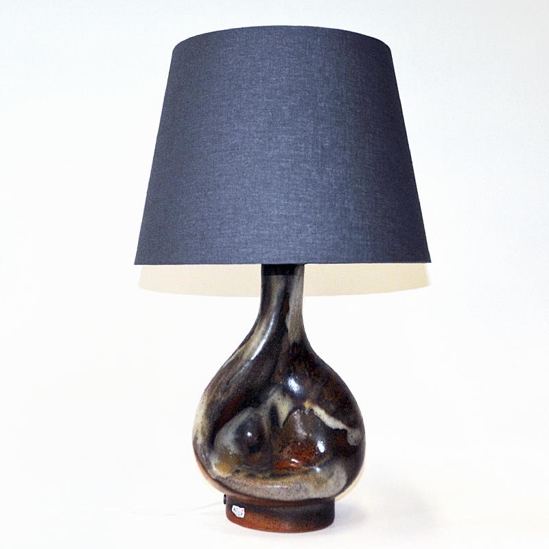 Milieu du XXe siècle Lampe de table danoise vintage en céramique de forme organique par Axella, années 1960 en vente