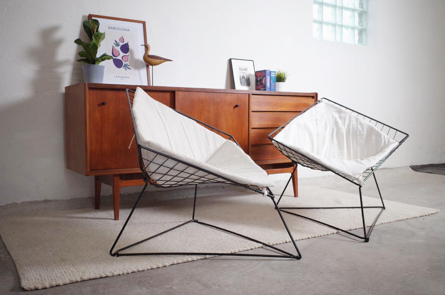 Swedish Vintage Danish Oti Side Chairs with Wire Frame & Side Table by Niels Gammelgaard For Sale