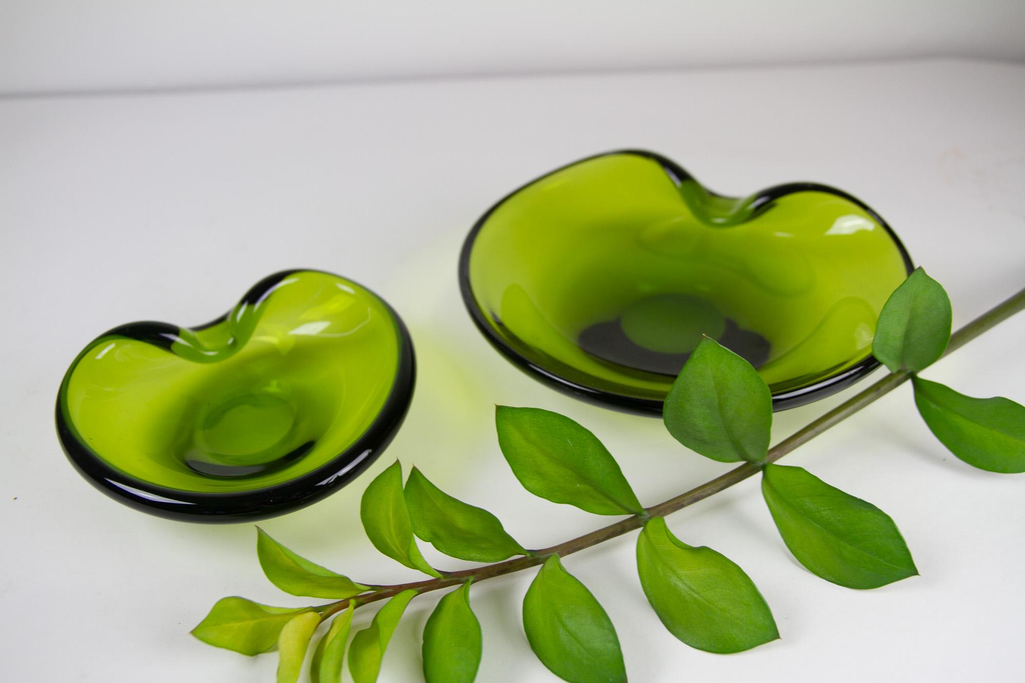 Vintage Danish Pair of Maygreen Glass Bowls by Per Lütken, 1950s, Set of 2 For Sale 6