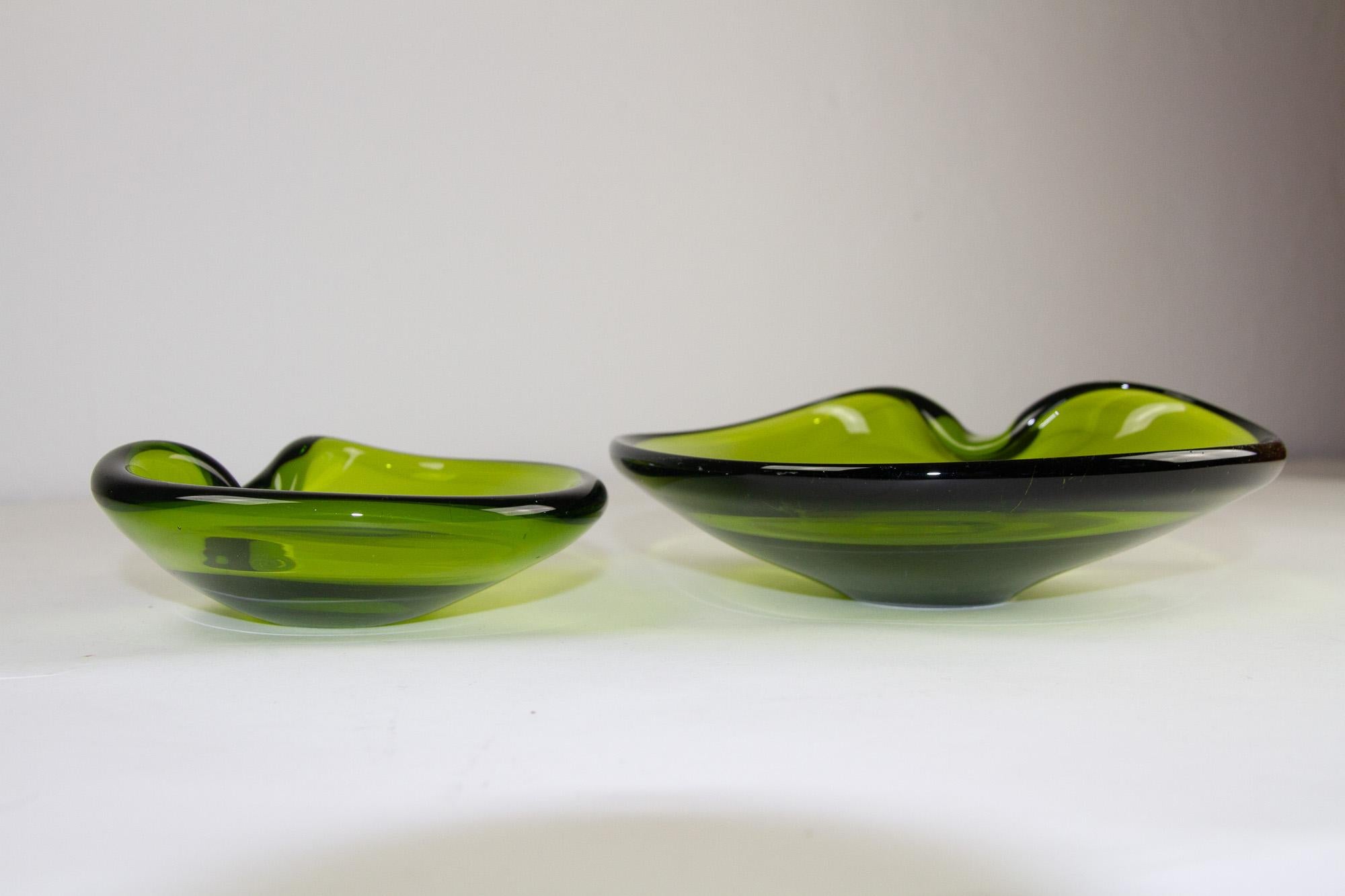 Vintage Danish Pair of Maygreen Glass Bowls by Per Lütken, 1950s, Set of 2 For Sale 13