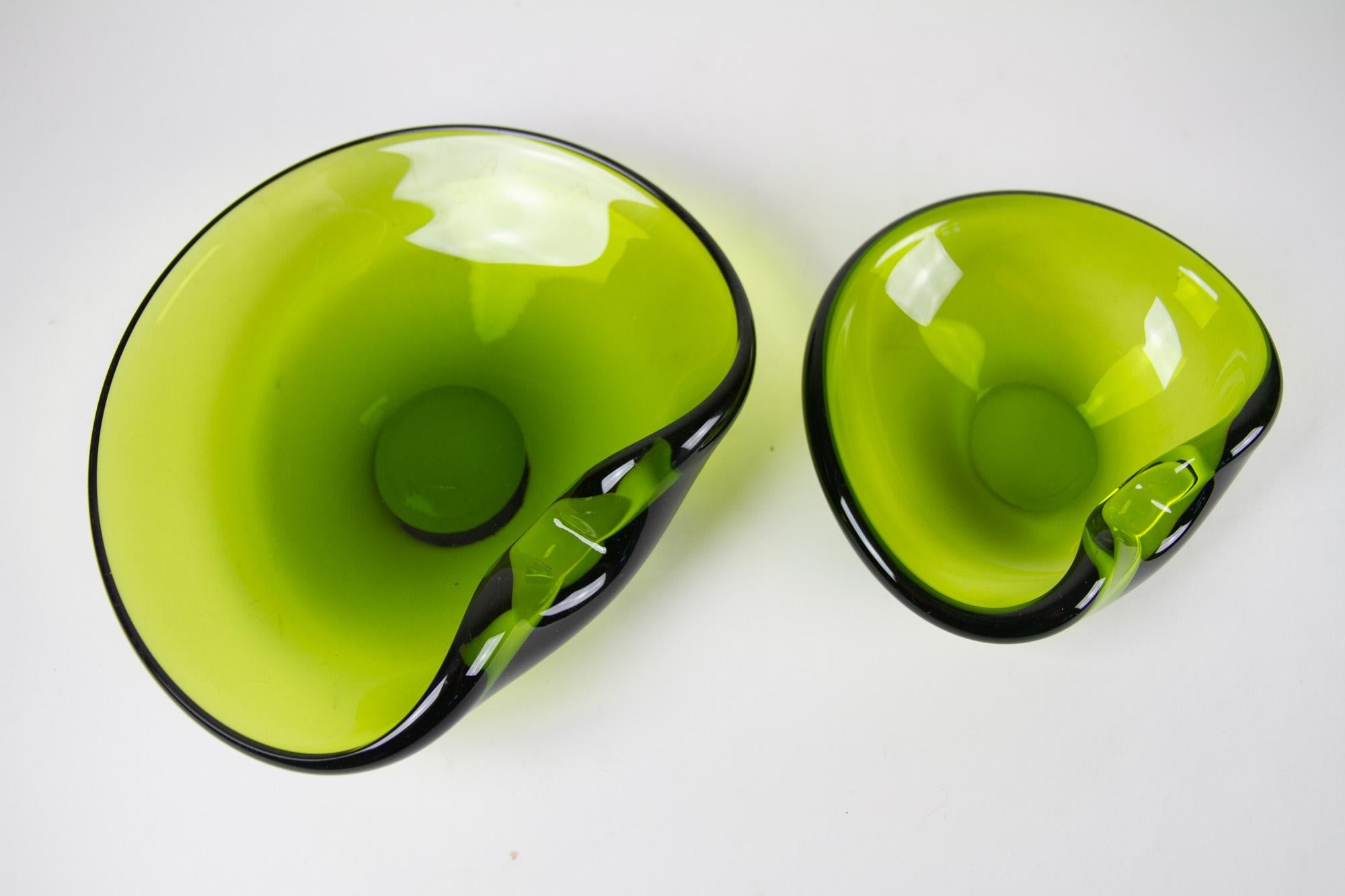 Mid-Century Modern Vintage Danish Pair of Maygreen Glass Bowls by Per Lütken, 1950s, Set of 2 For Sale