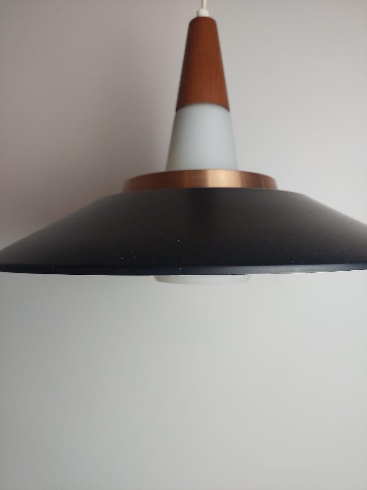 Smaltato Vintage danish pendant lamp, Denmark 1960s in vendita