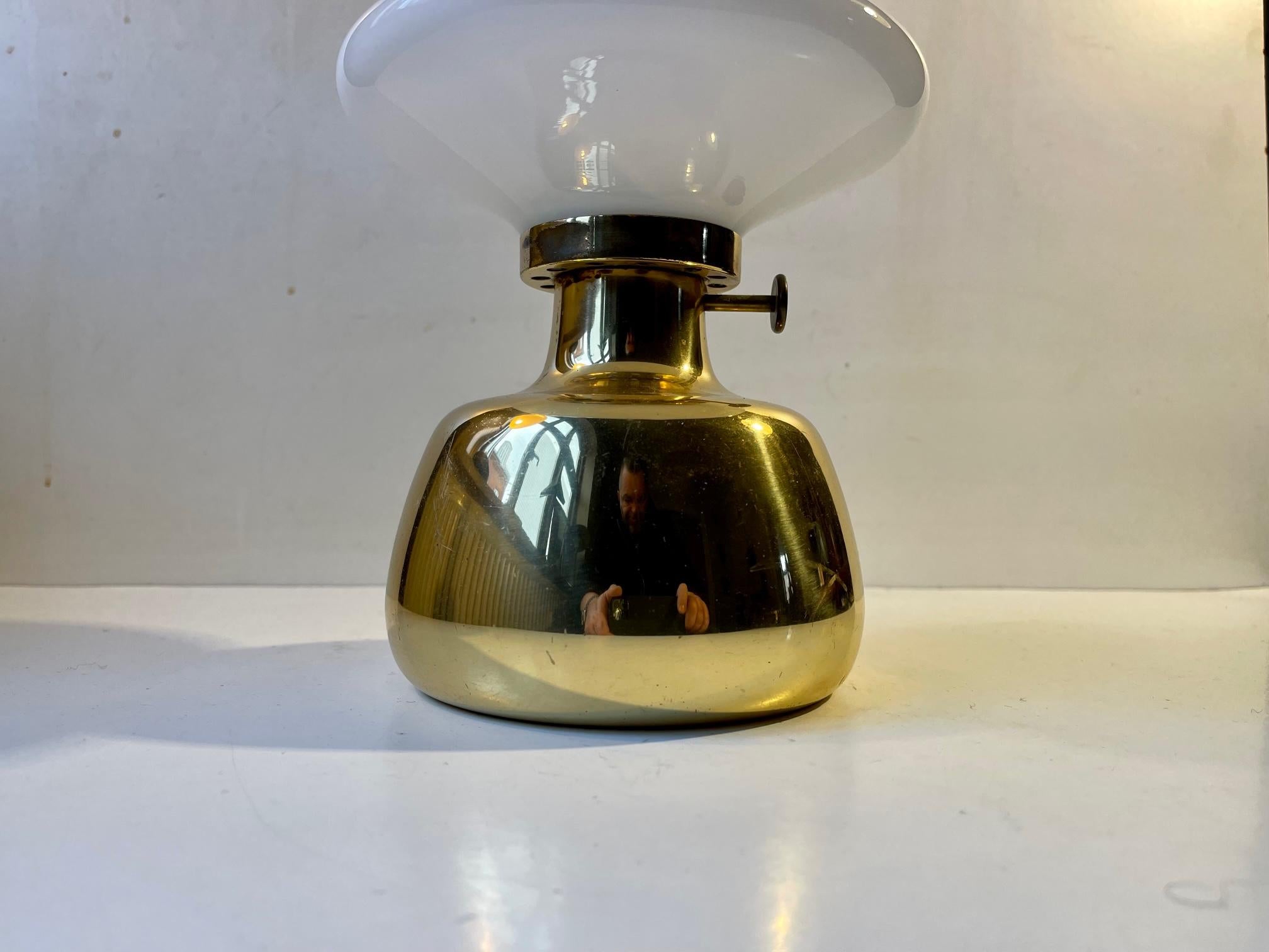 Dänische Petronella-Ölgemälde-Tischlampe von Henning Koppel für Louis Poulsen, Vintage im Zustand „Gut“ im Angebot in Esbjerg, DK