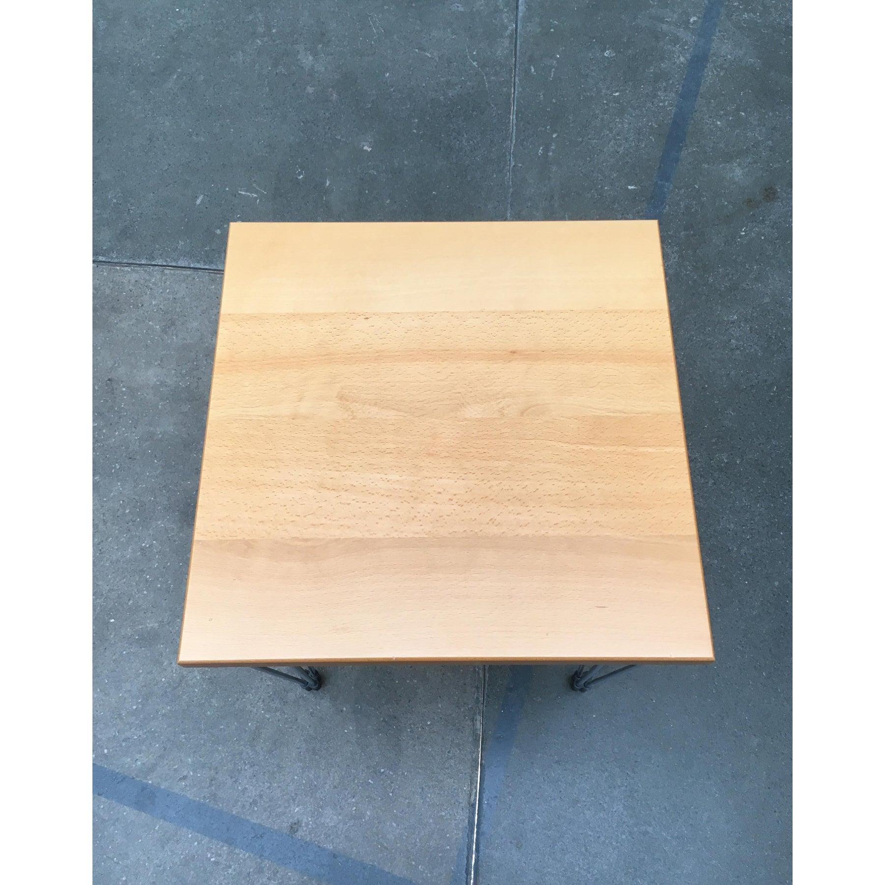 Table d'appoint danoise Vintage Pin Leg de Pin Age, 1980 en vente 4