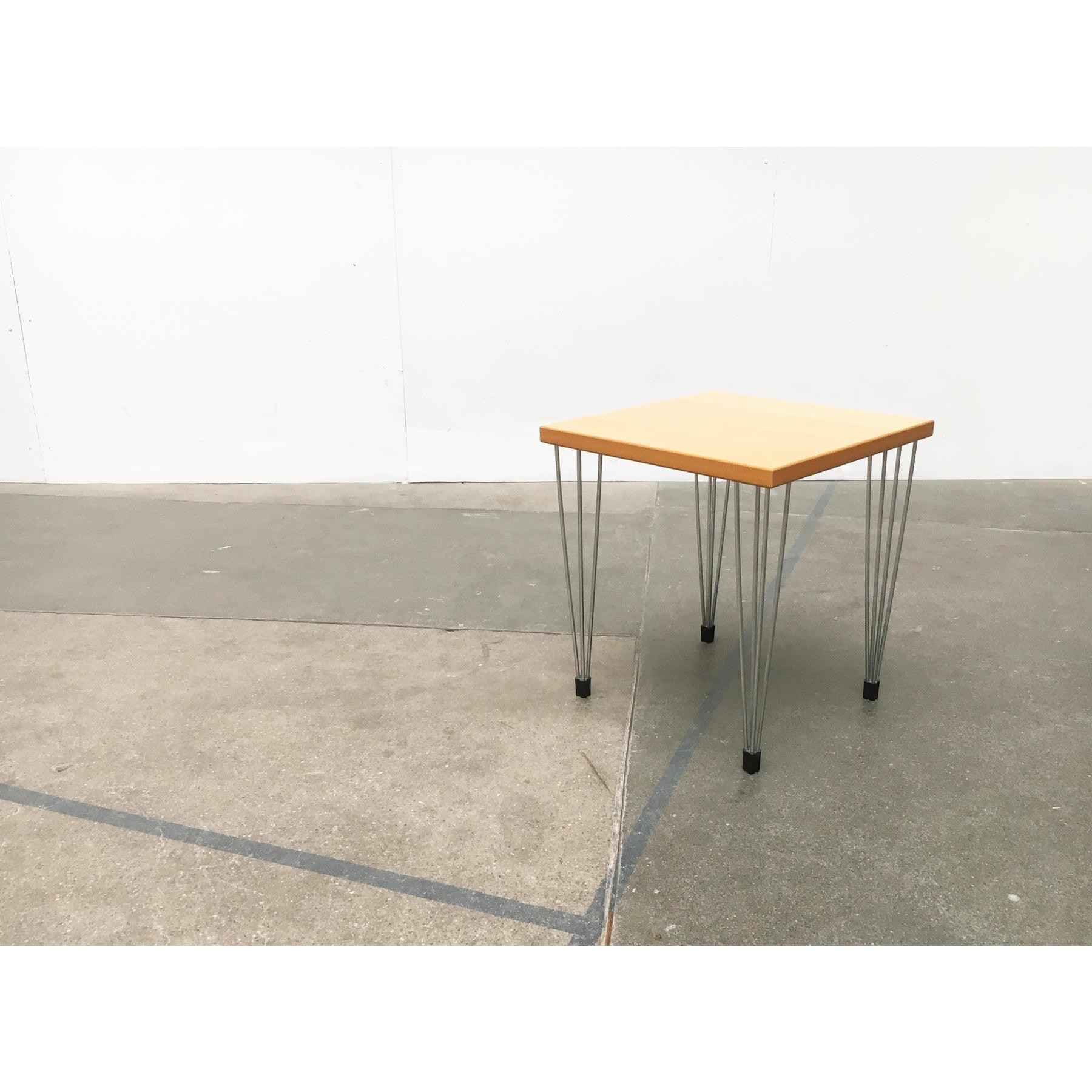Table d'appoint danoise Vintage Pin Leg de Pin Age, 1980 en vente 5