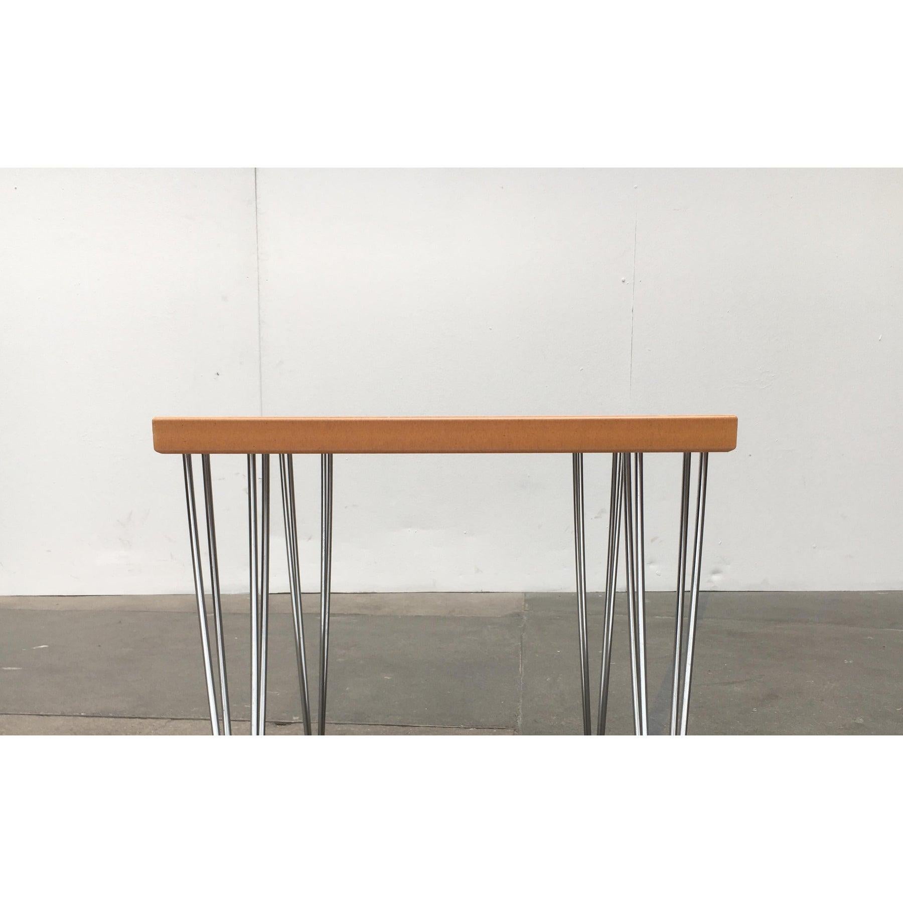 Danois Table d'appoint danoise Vintage Pin Leg de Pin Age, 1980 en vente