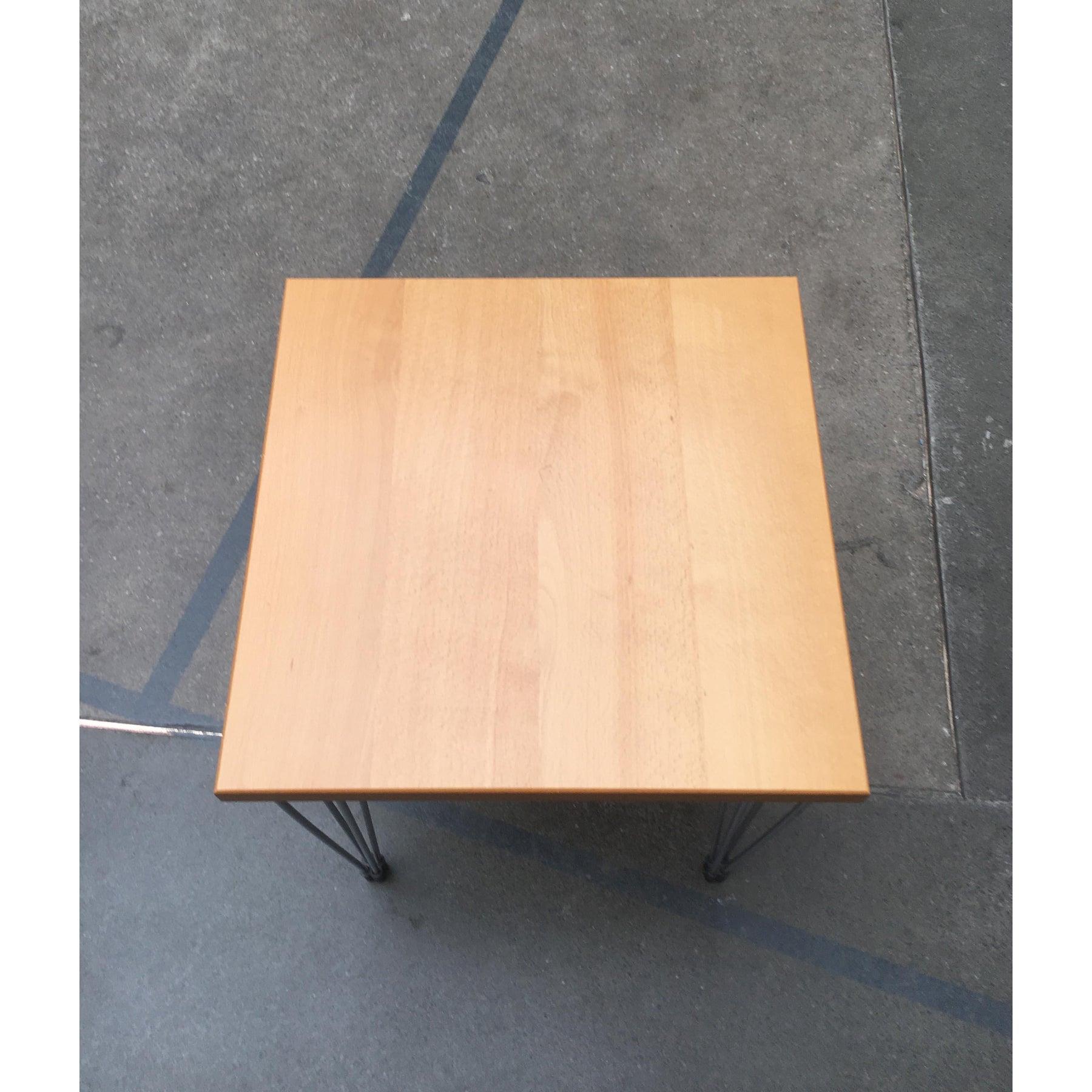 Table d'appoint danoise Vintage Pin Leg de Pin Age, 1980 Bon état - En vente à Hamburg, DE