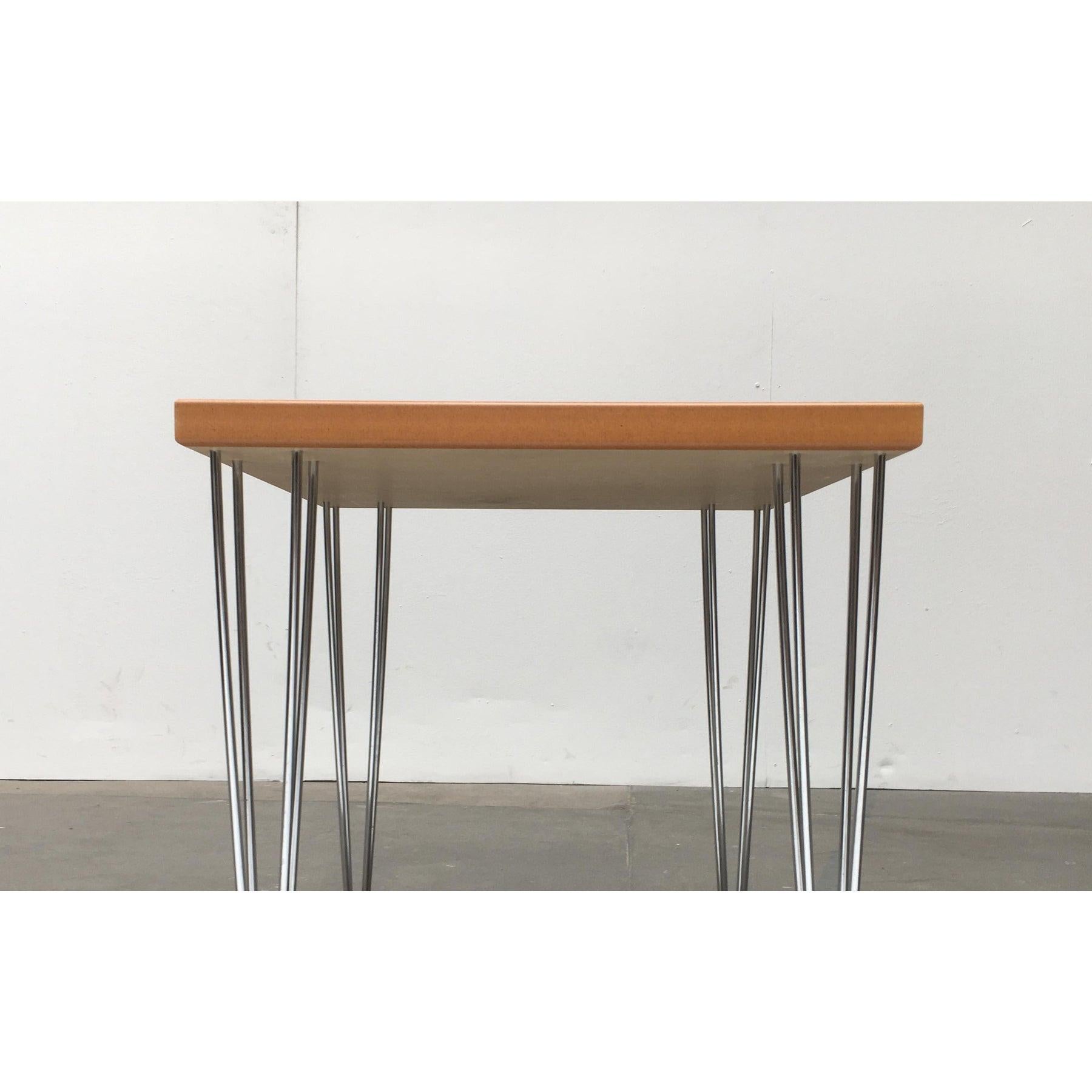 20ième siècle Table d'appoint danoise Vintage Pin Leg de Pin Age, 1980 en vente