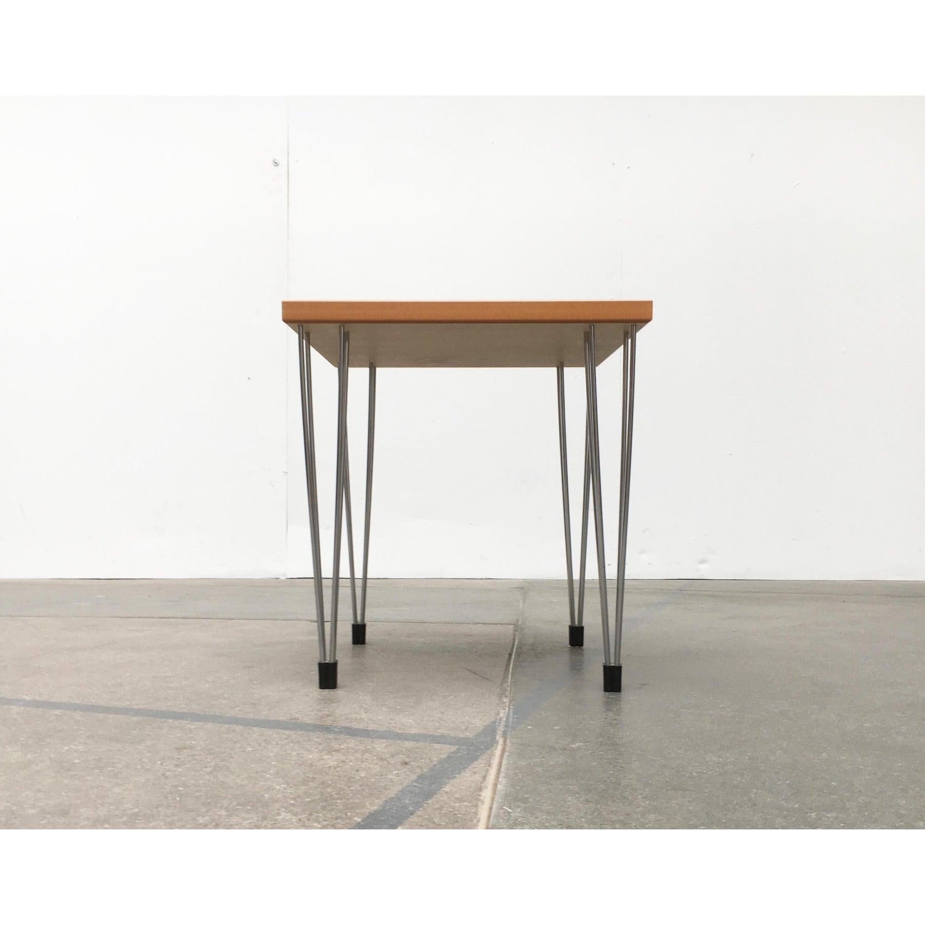 Table d'appoint danoise Vintage Pin Leg de Pin Age, 1980 en vente 2