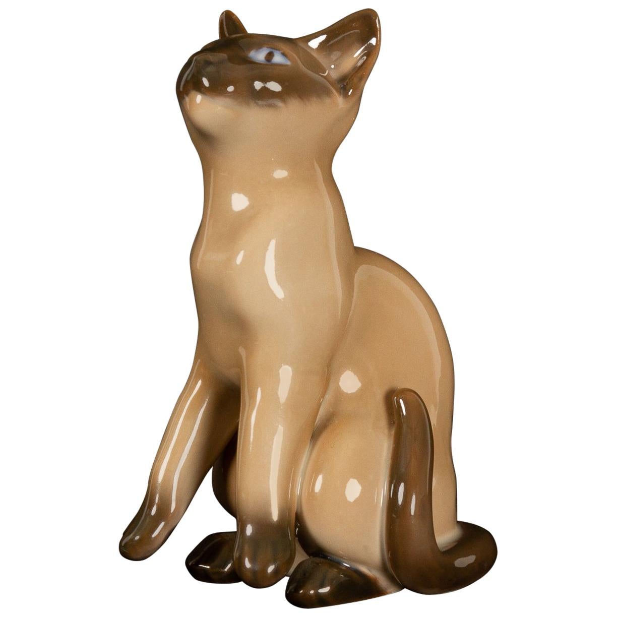 Vintage Danish Porcelain Figurine Siamese Cat by Bing & Grøndahl For Sale