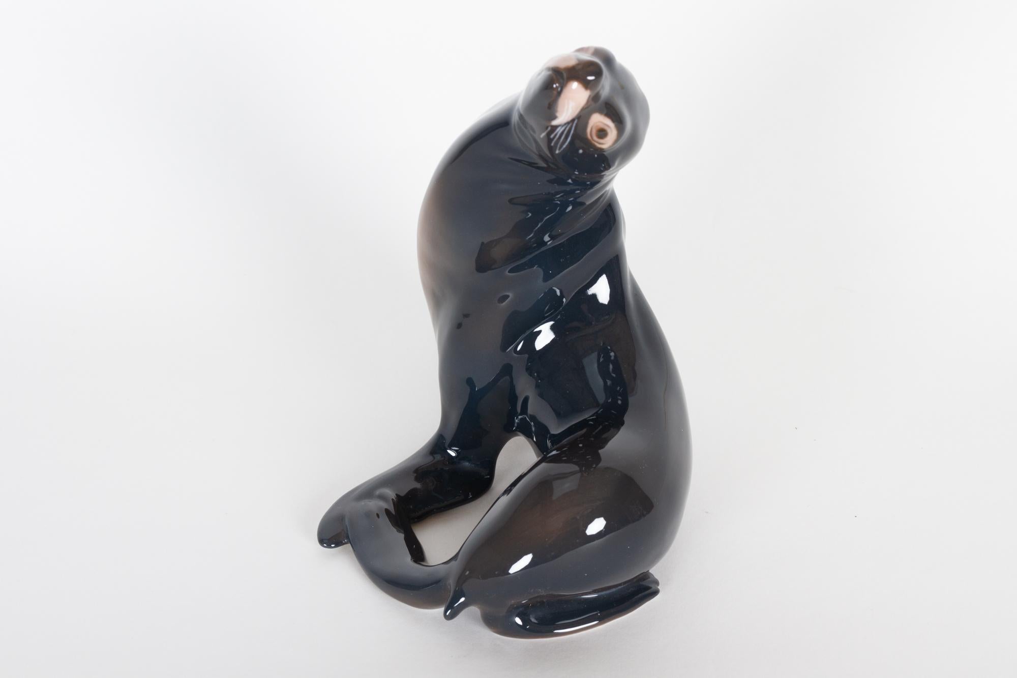 20ième siècle Figurine de lion de mer vintage en porcelaine danoise par Bing & Grøndahl  en vente