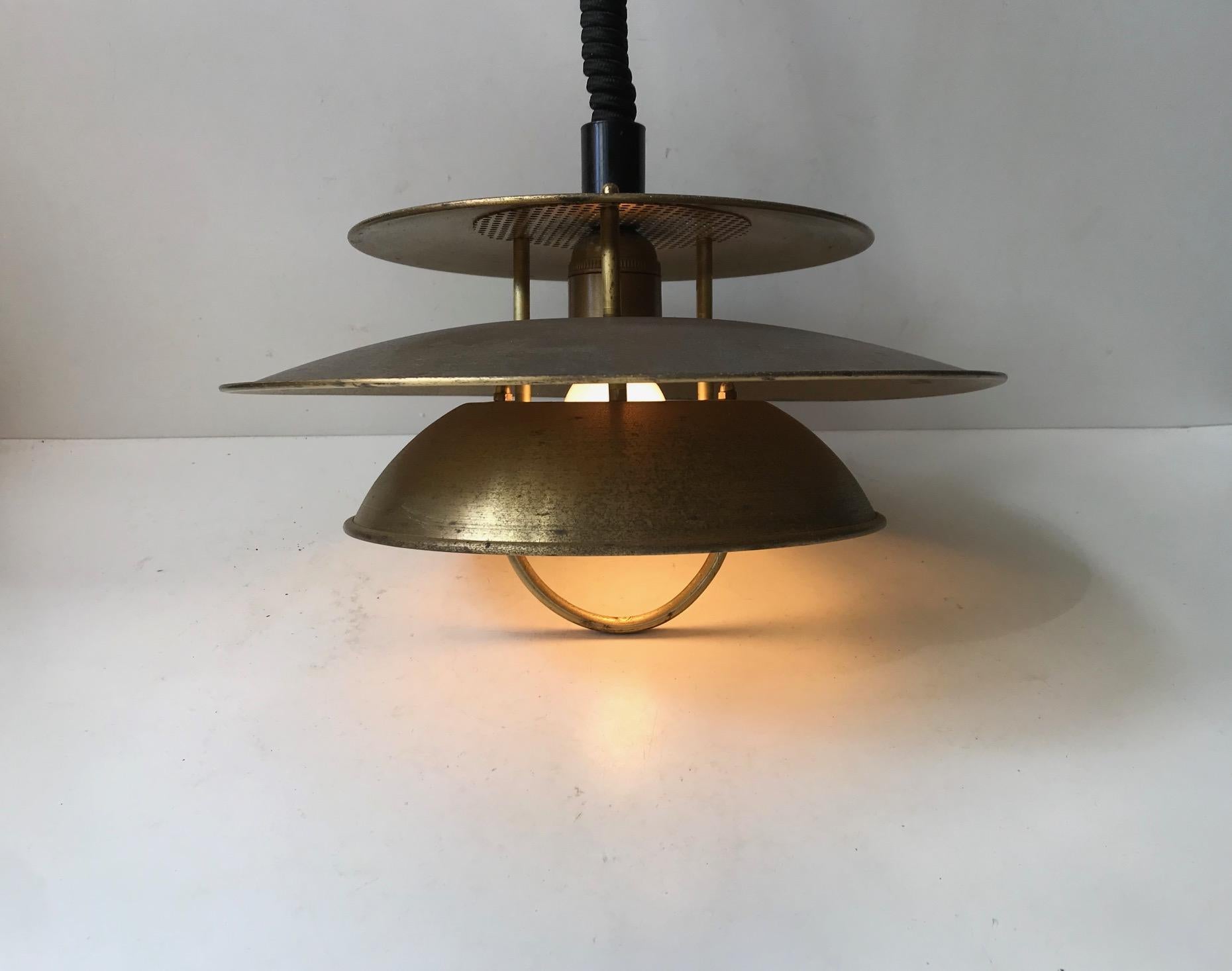 Vintage Danish Rise and Fall Brass Ceiling Lamp from Vitrika, 1970s In Good Condition In Esbjerg, DK