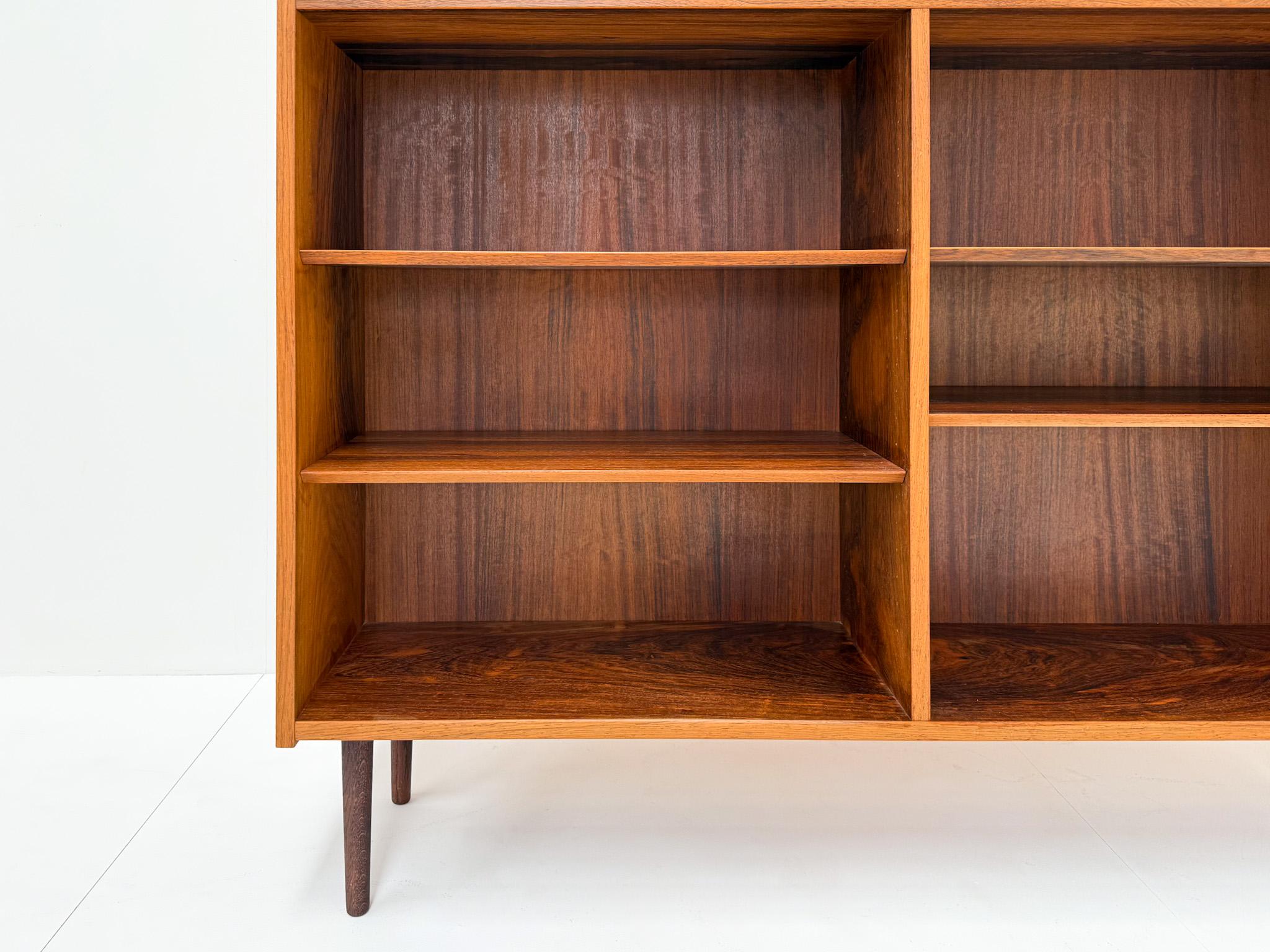Bois de rose Bibliothèque danoise vintage en bois de rose en vente