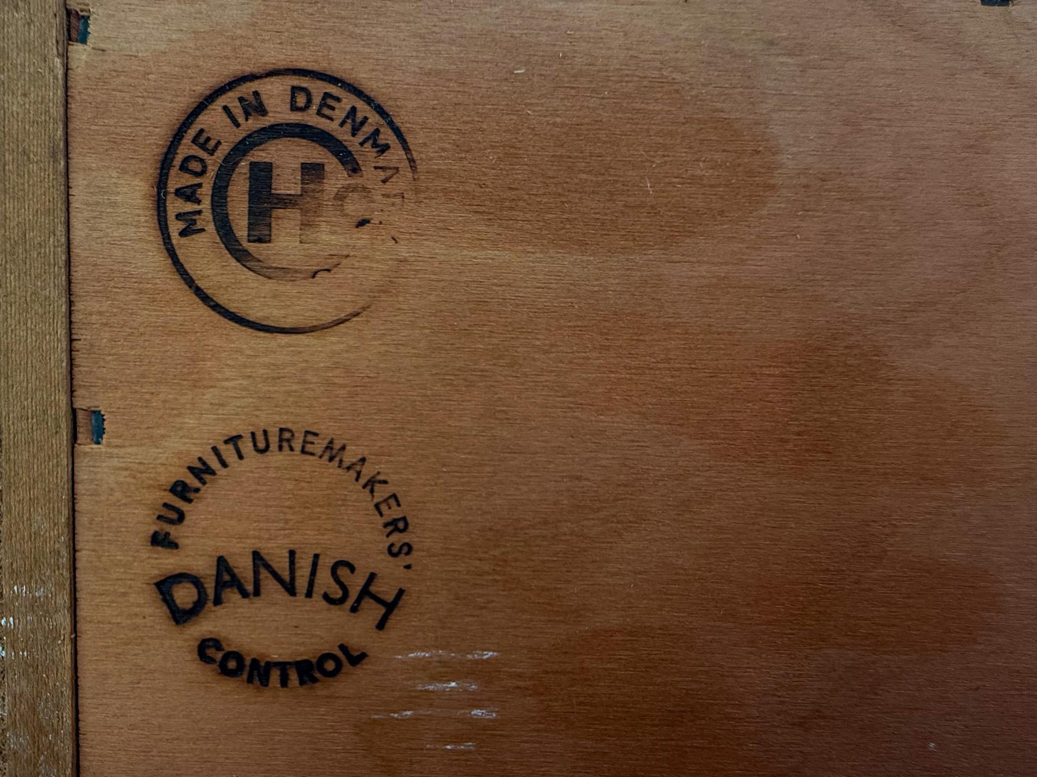 Bibliothèque danoise vintage en bois de rose en vente 2