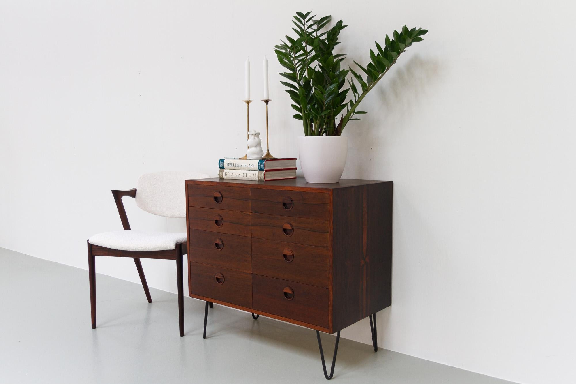 Commode danoise vintage en bois de rose par Hg Furniture, années 1960 en vente 9