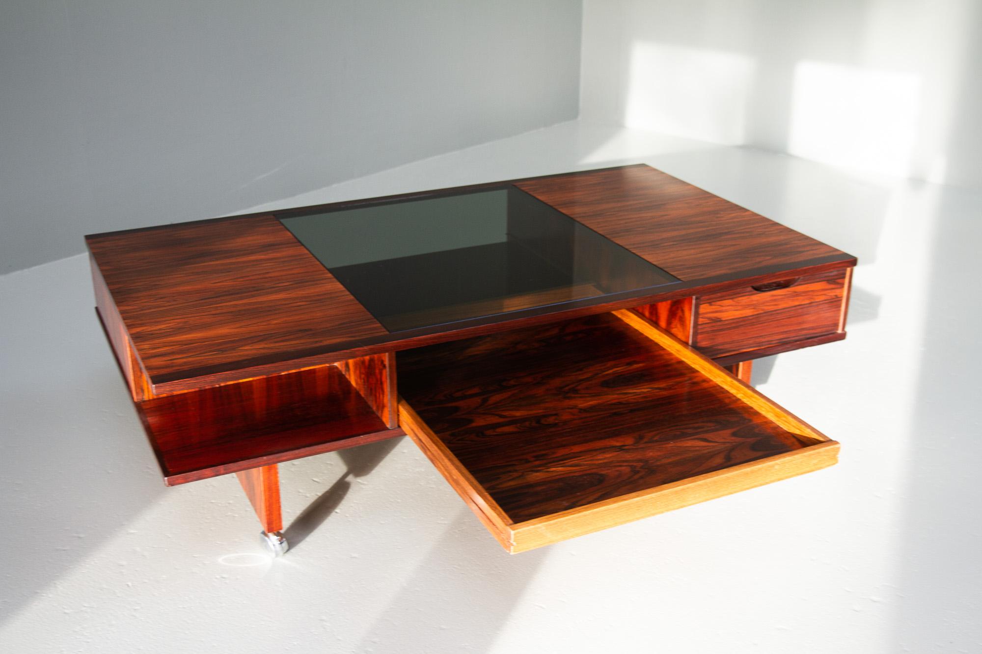 Mid-Century Modern Table basse danoise vintage en bois de rose, années 1960.
