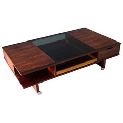 Table basse danoise vintage en bois de rose, années 1960.