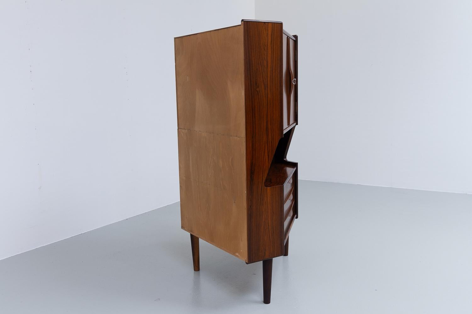Vintage Danish Rosewood Corner Cabinet with Dry Bar, 1960s. In Good Condition In Asaa, DK