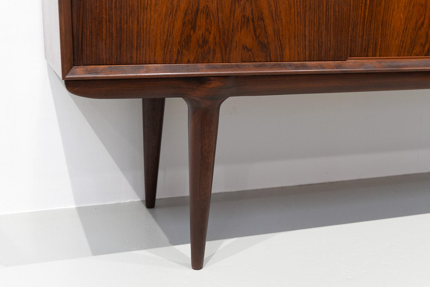 Vintage Danish Rosewood Credenza by Gunni Omann for Omann Jun, 1960s For Sale 9