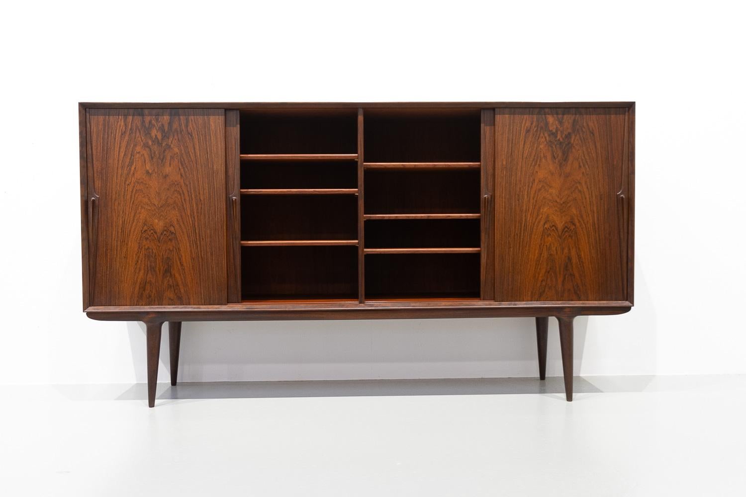 Vintage Danish Rosewood Credenza by Gunni Omann for Omann Jun, 1960s For Sale 2