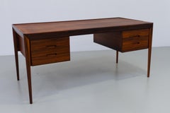 Scrivania danese d'epoca in palissandro di Erik Riisager Hansen, 1950.
