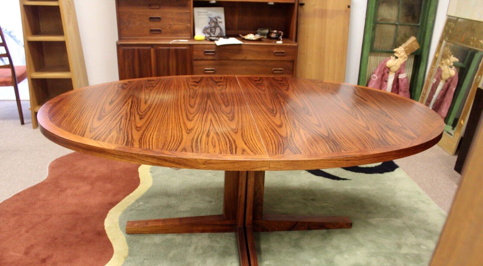 20th Century Vintage Danish Rosewood Oval Dining Table by Dyrlund with 2 Leaves