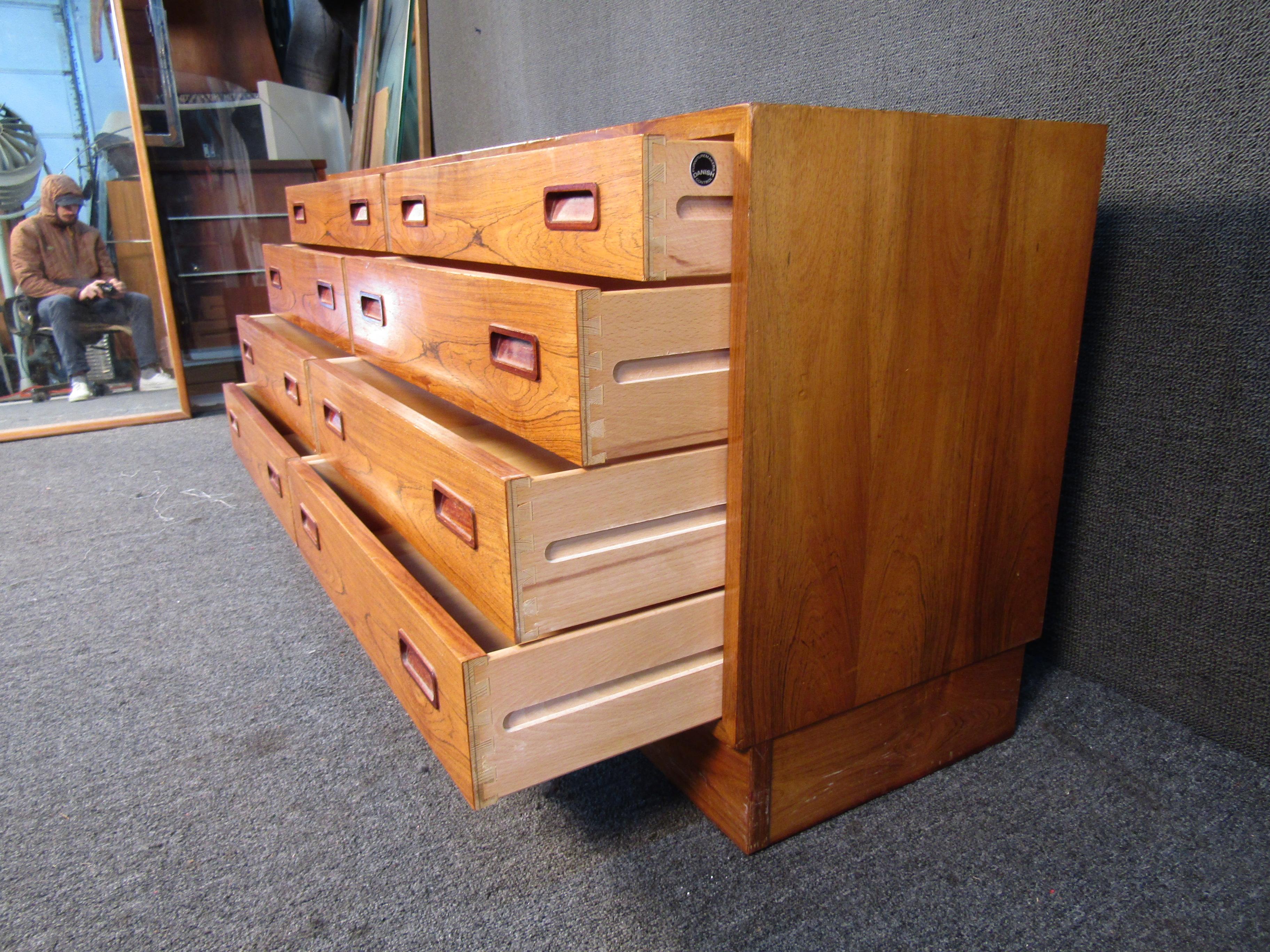 Vintage Danish Rosewood Dresser For Sale 9