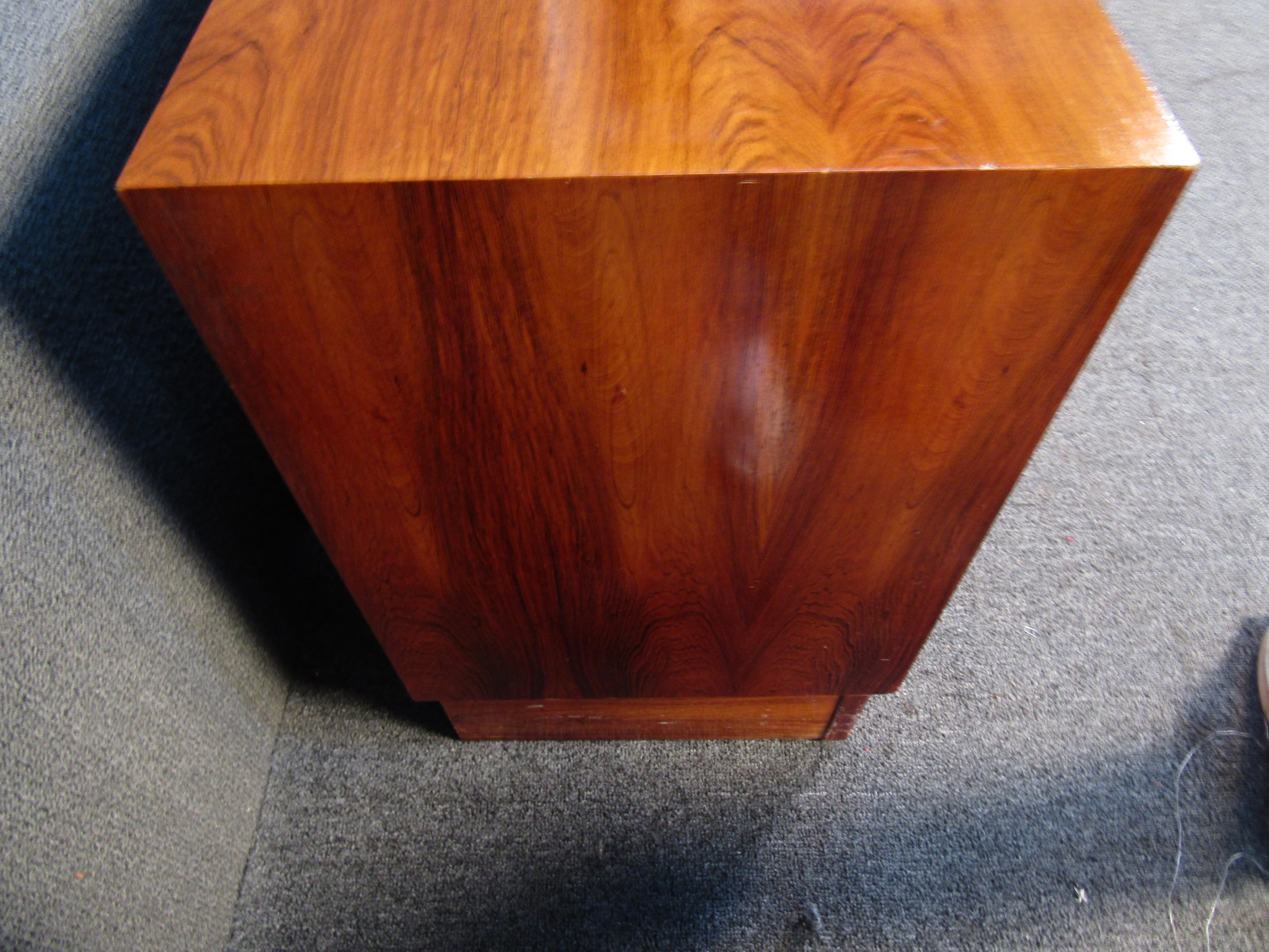 Vintage Danish Rosewood Dresser In Good Condition For Sale In Brooklyn, NY