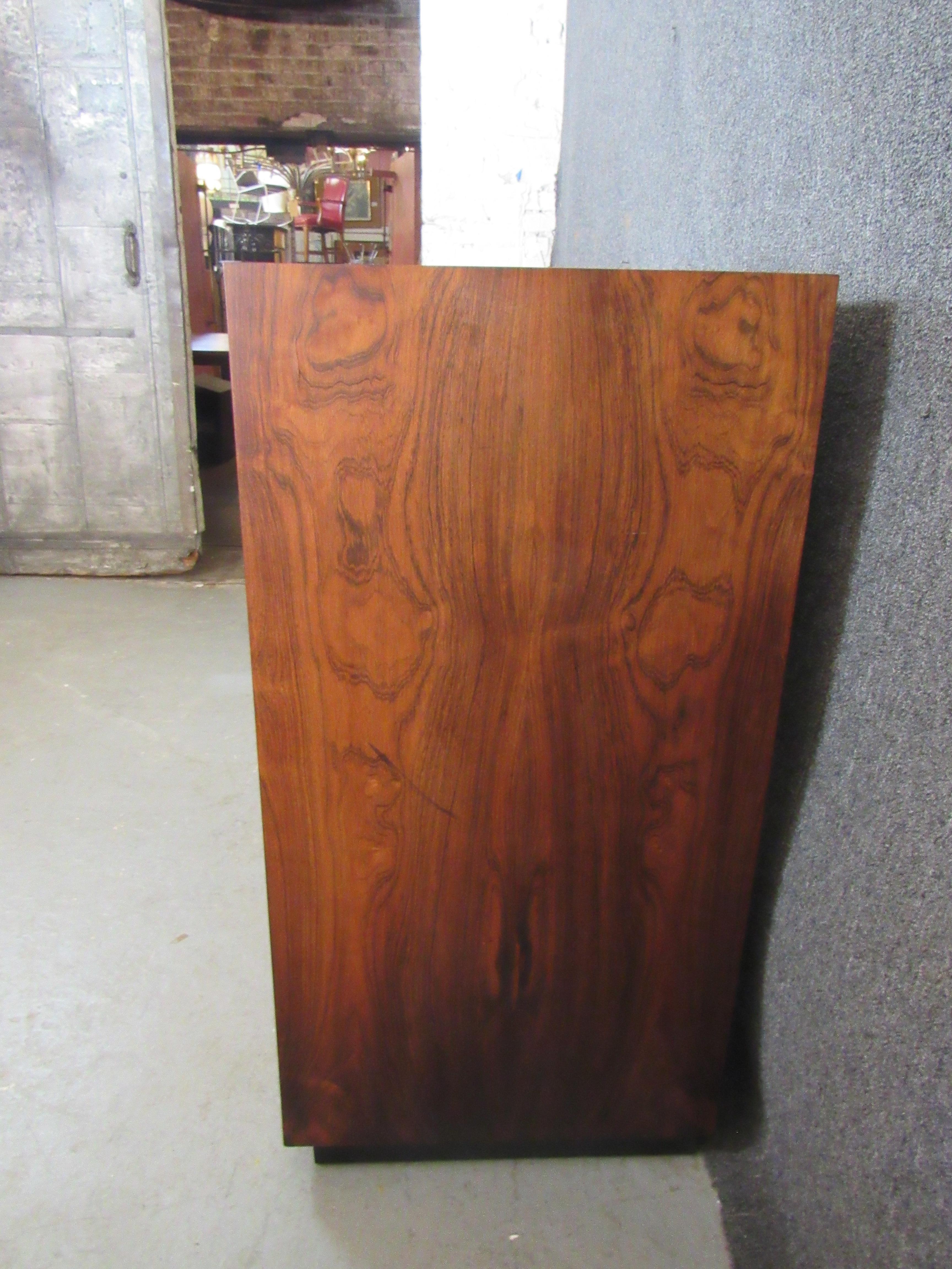 Vintage Danish Rosewood Executive Filing Cabinet In Good Condition For Sale In Brooklyn, NY