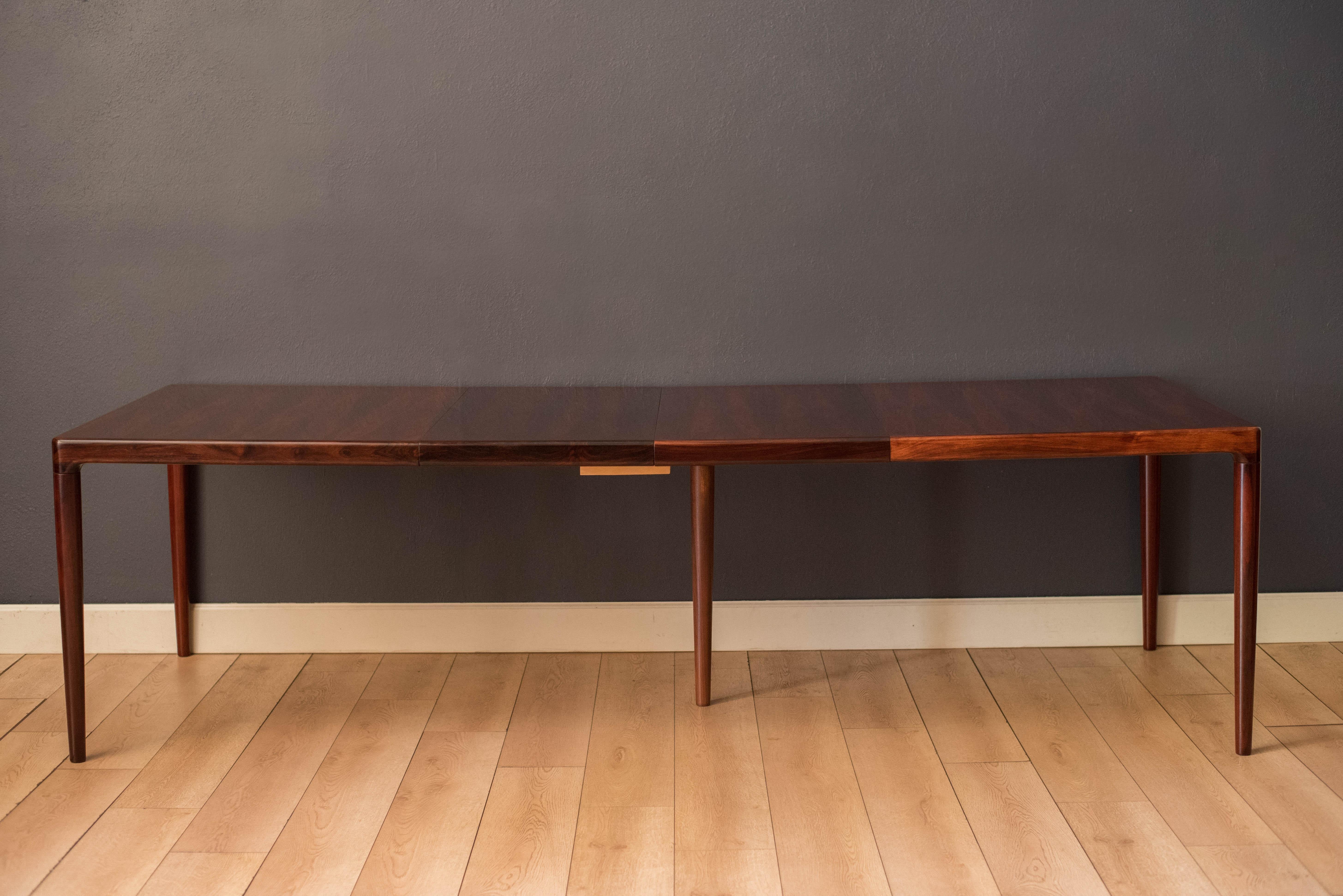 Vintage Danish Rosewood Extension Dining Table In Good Condition For Sale In San Jose, CA