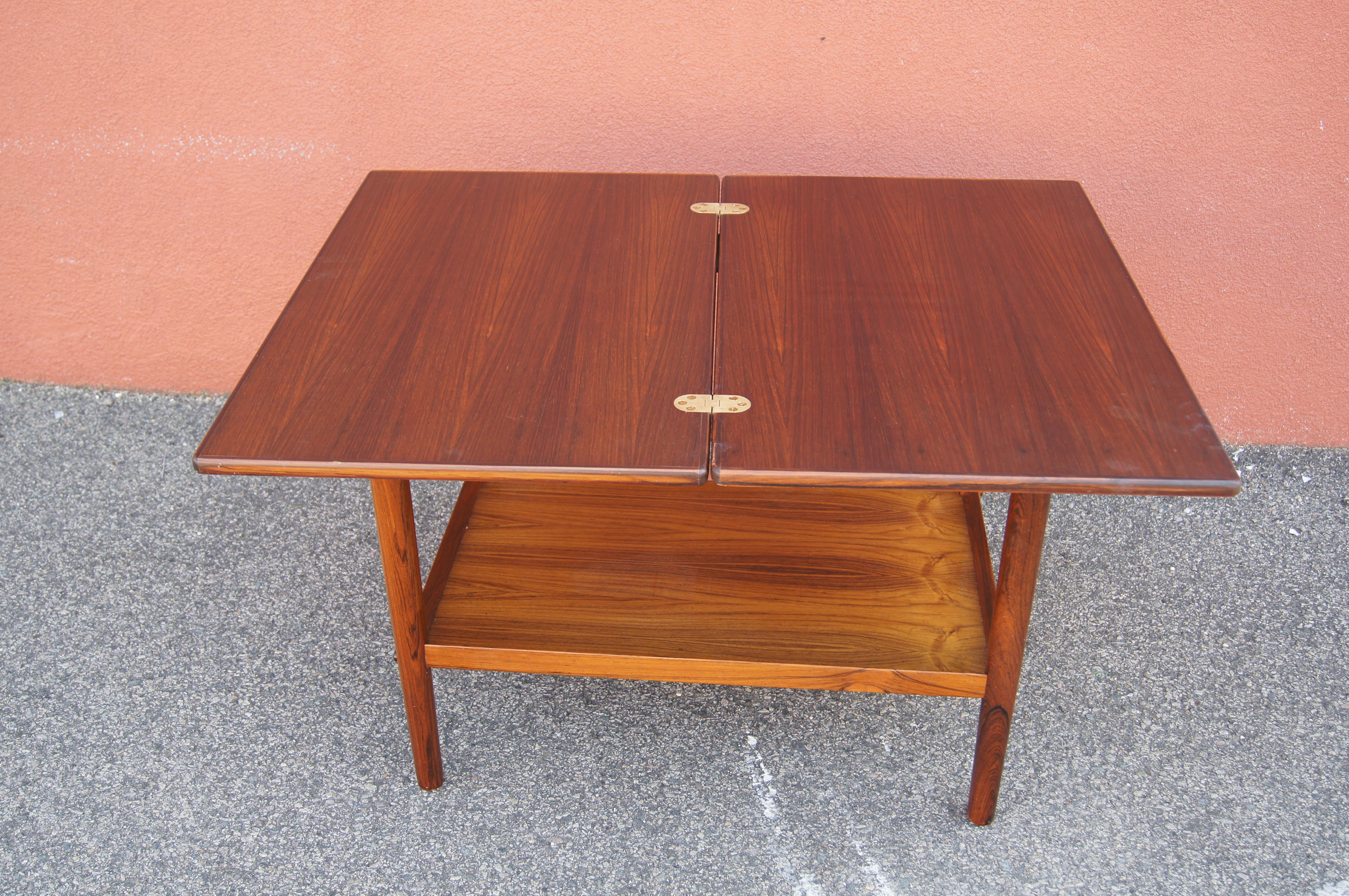 Vintage Danish Rosewood Flip-top Tea Table In Good Condition For Sale In Dorchester, MA