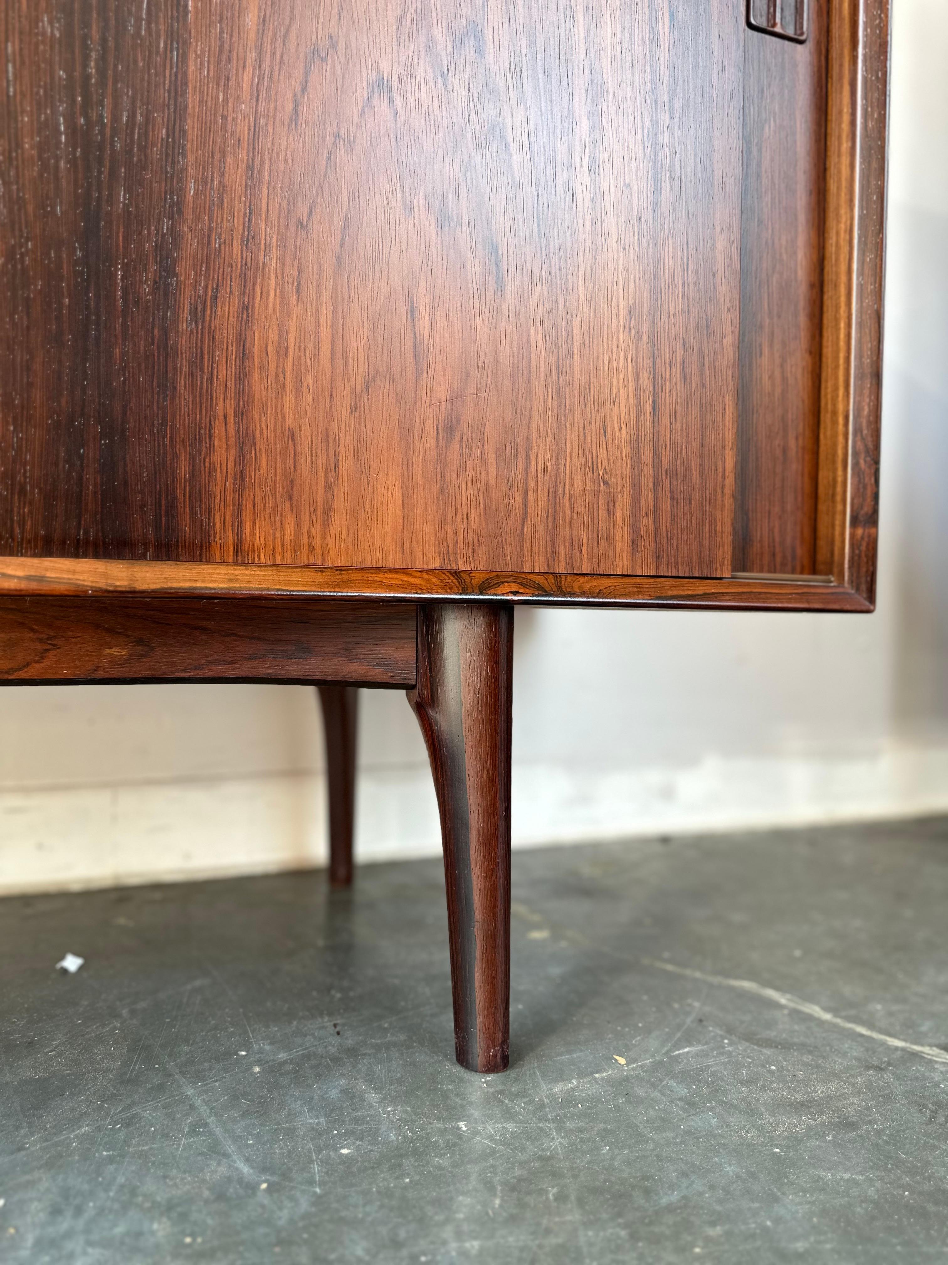 Credenza MCM d'epoca in palissandro restaurata in vendita 1