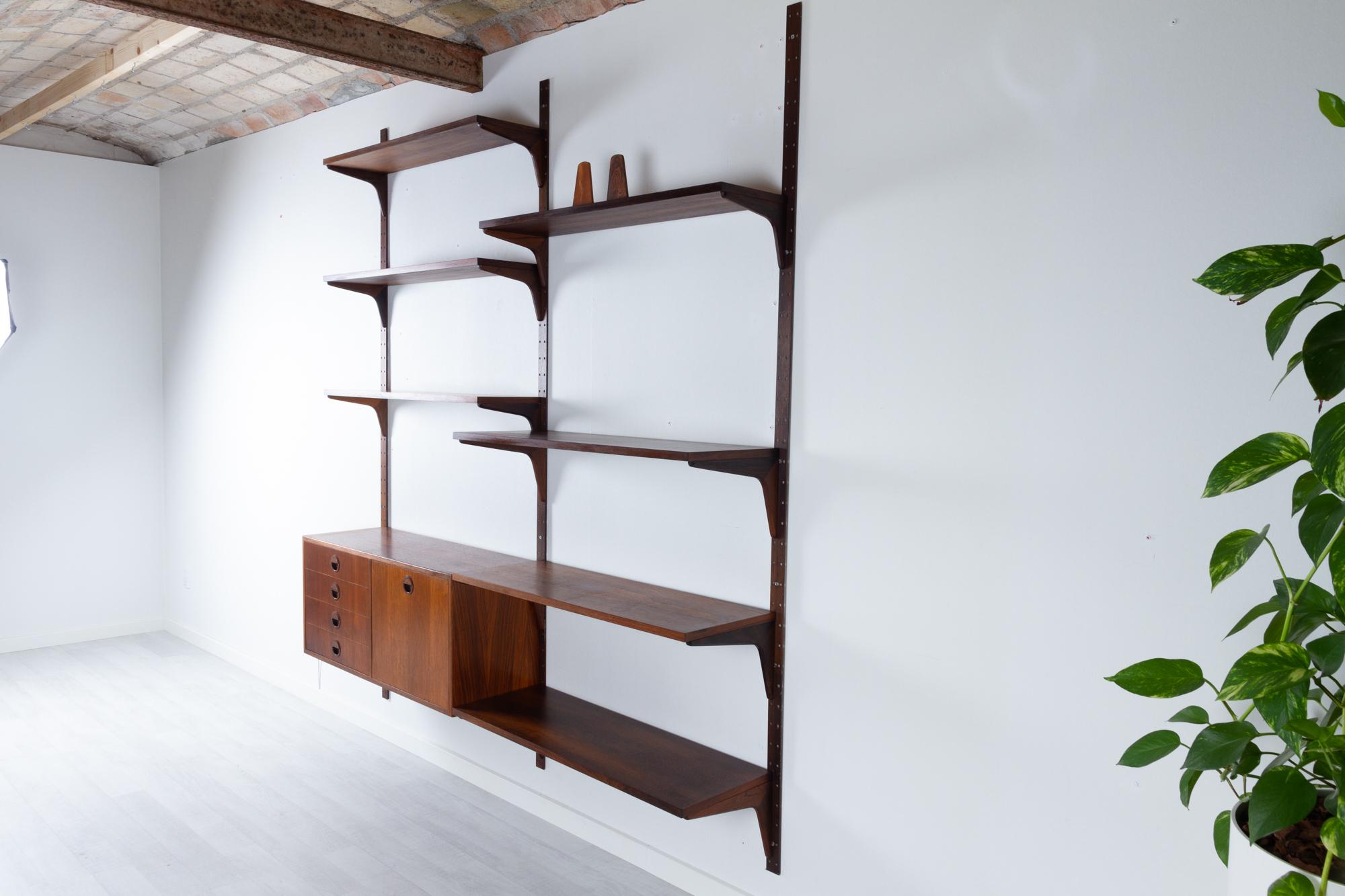 Vintage Danish Rosewood Modular Wall Unit by HG Furniture 1960s In Good Condition In Asaa, DK
