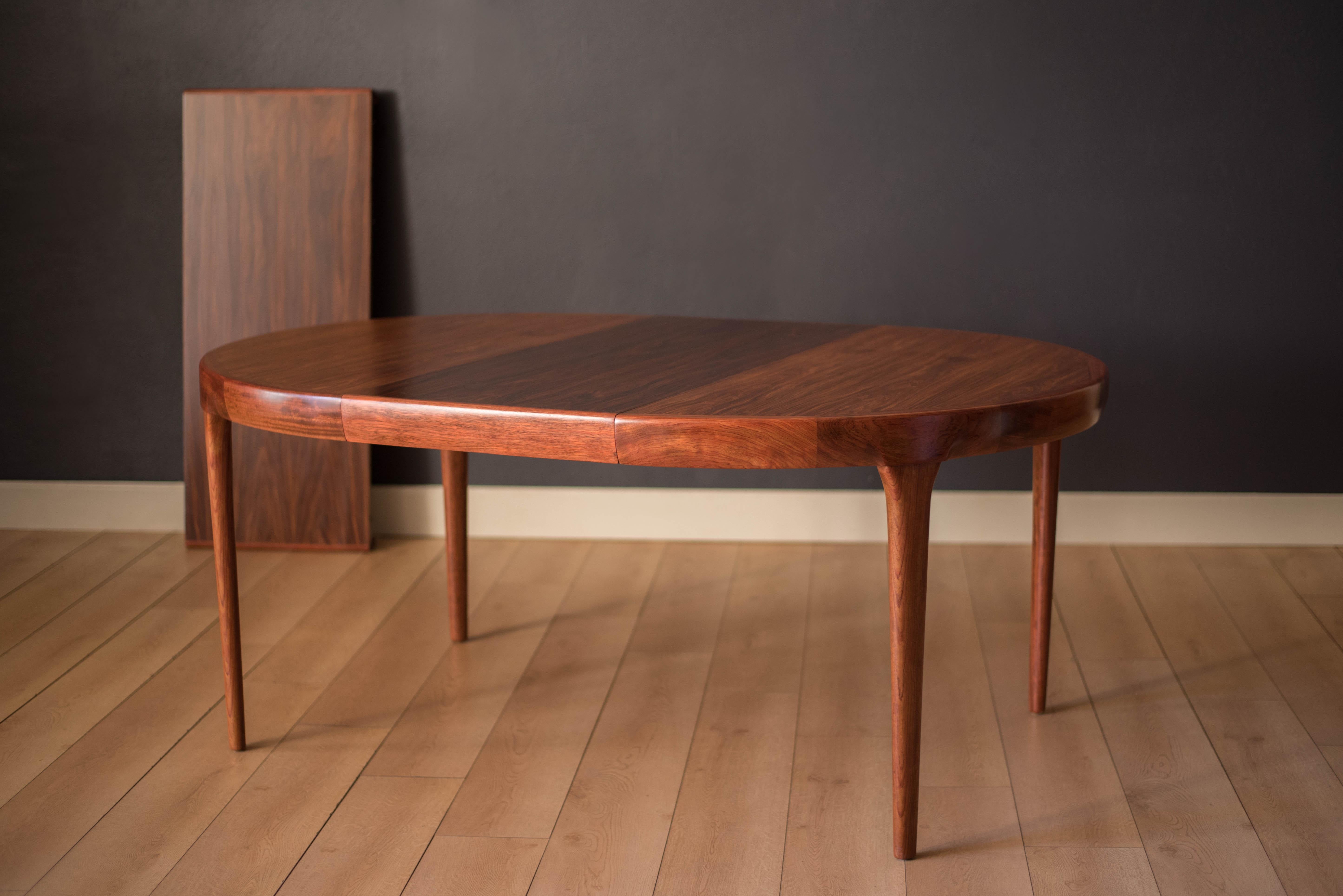 Vintage Danish Rosewood Round Expandable Dining Table by Ib Kofod-Larsen 7
