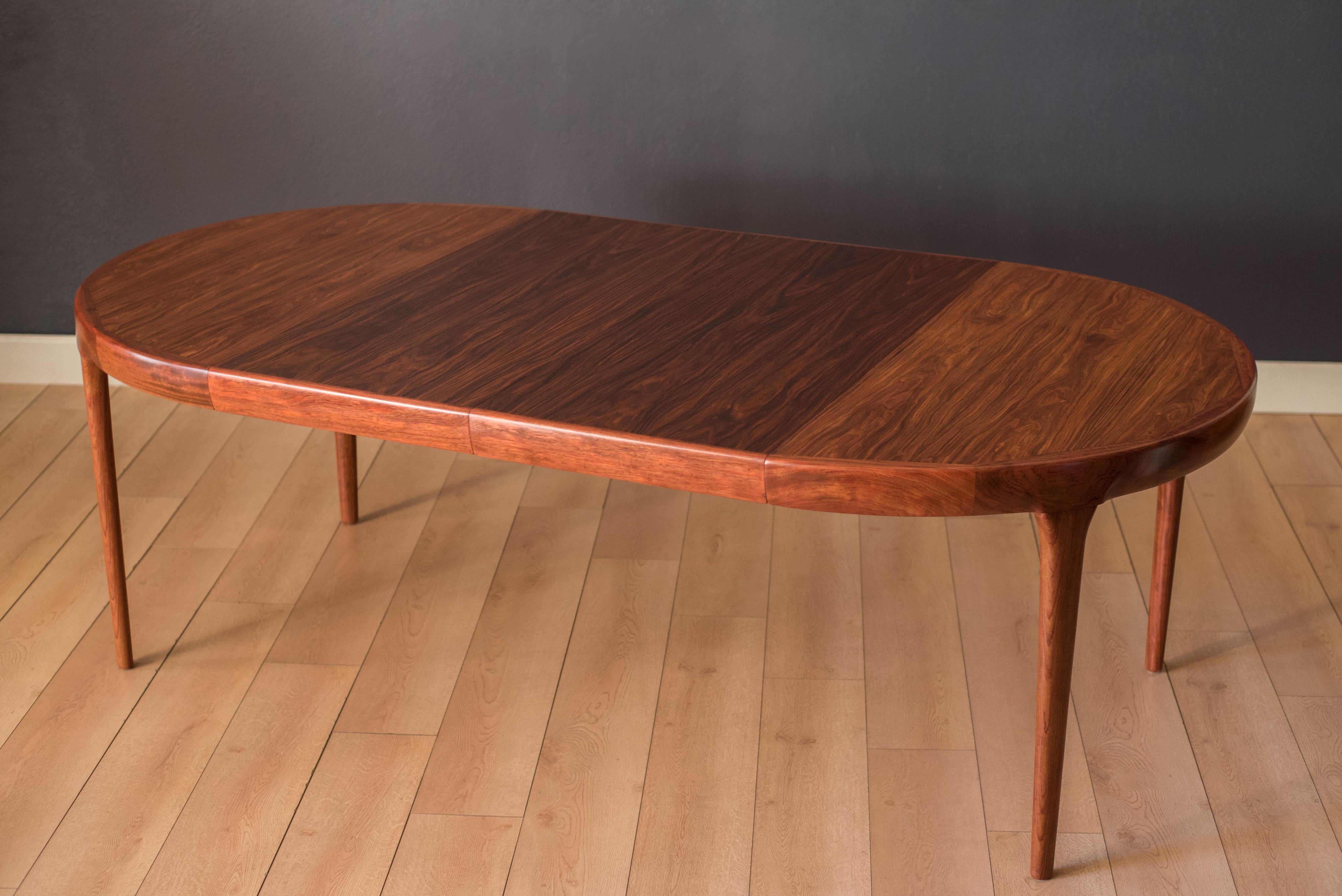 Vintage Danish Rosewood Round Expandable Dining Table by Ib Kofod-Larsen 4