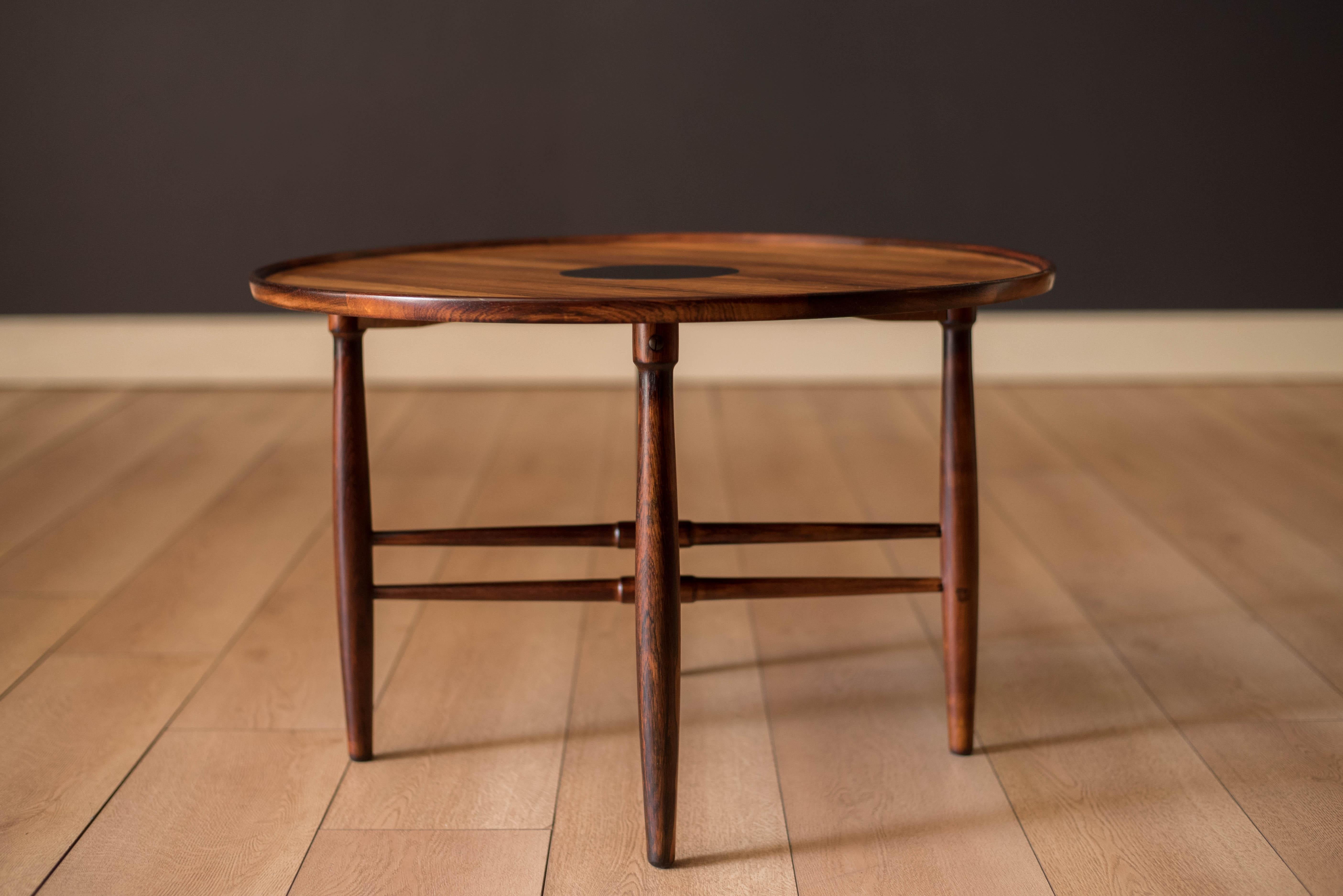 Vintage Danish Rosewood Round Occasional Side Table by Poul Hundevad In Good Condition For Sale In San Jose, CA