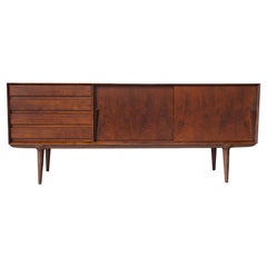 Dänisches Vintage-Sideboard aus Rosenholz, Modell 18, von Gunni Omann für Omann, Jun. 1960er Jahre