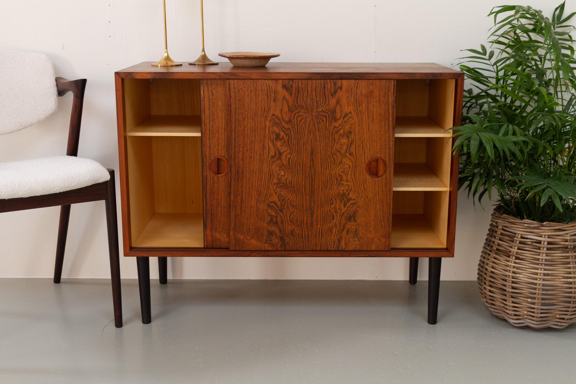 Buffet danois vintage en bois de rose avec portes coulissantes par HG Furniture, années 1960 10