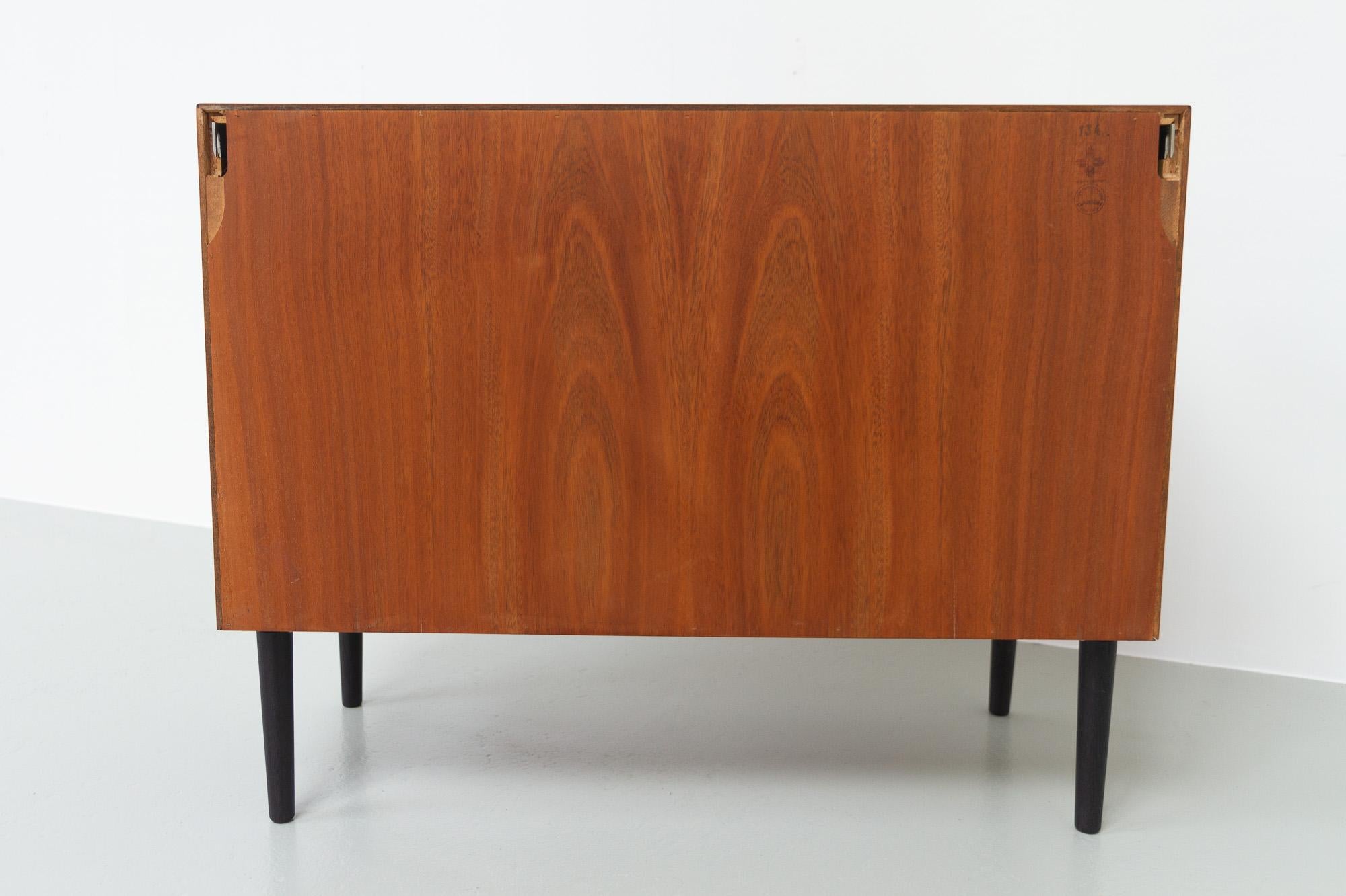 Buffet danois vintage en bois de rose avec portes coulissantes par HG Furniture, années 1960 1