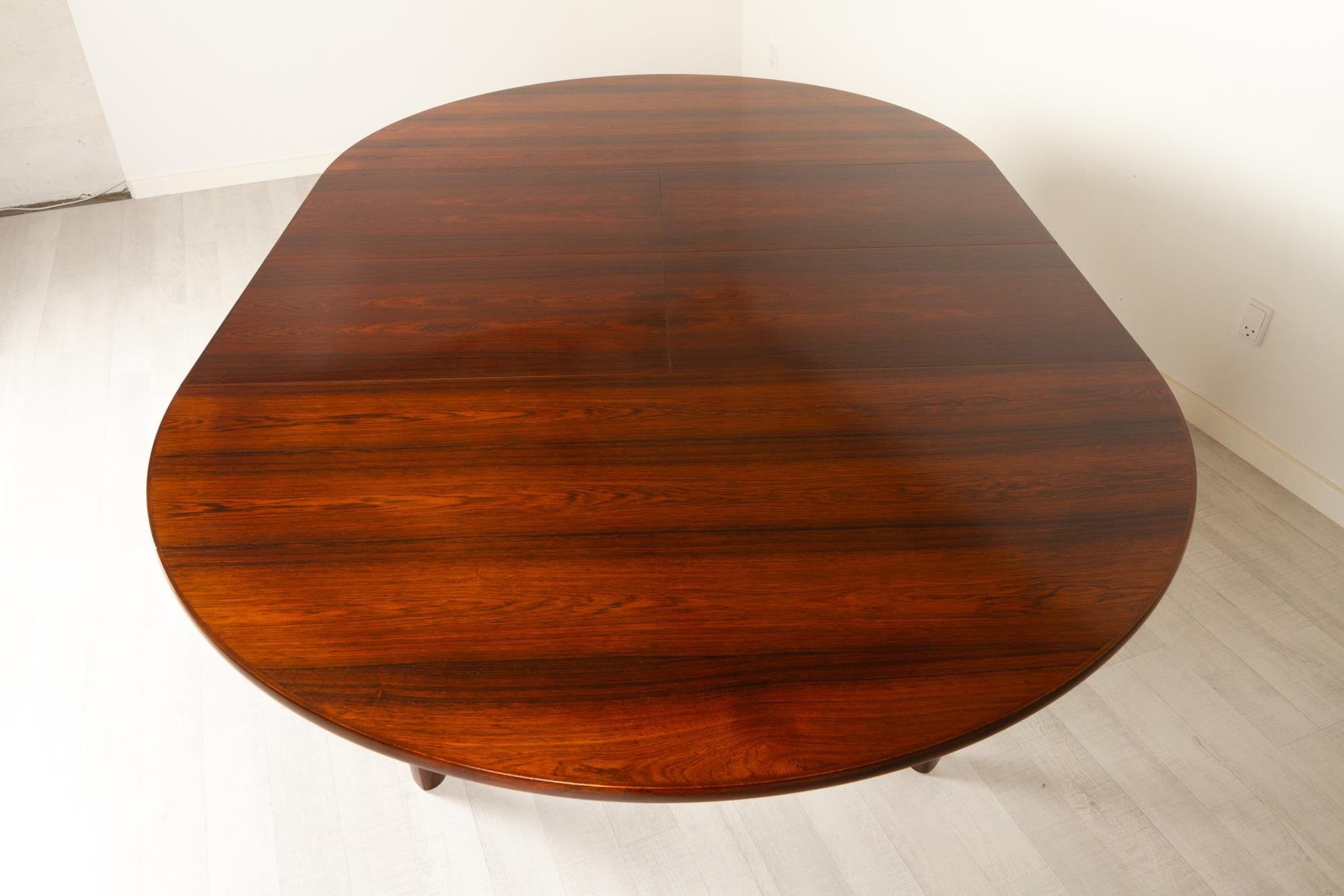 Vintage Danish Round Extendable Rosewood Dining Table, 1960s 6