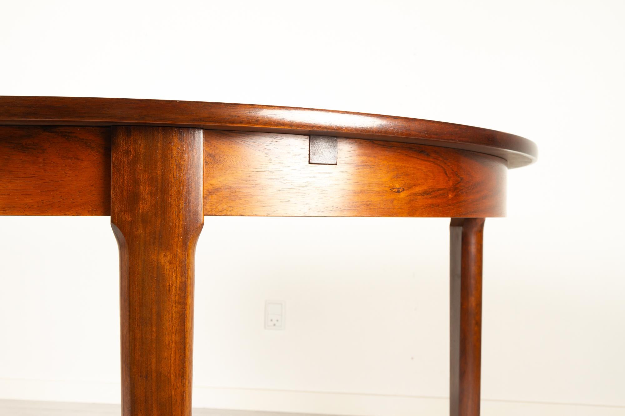 Vintage Danish Round Extendable Rosewood Dining Table, 1960s 9