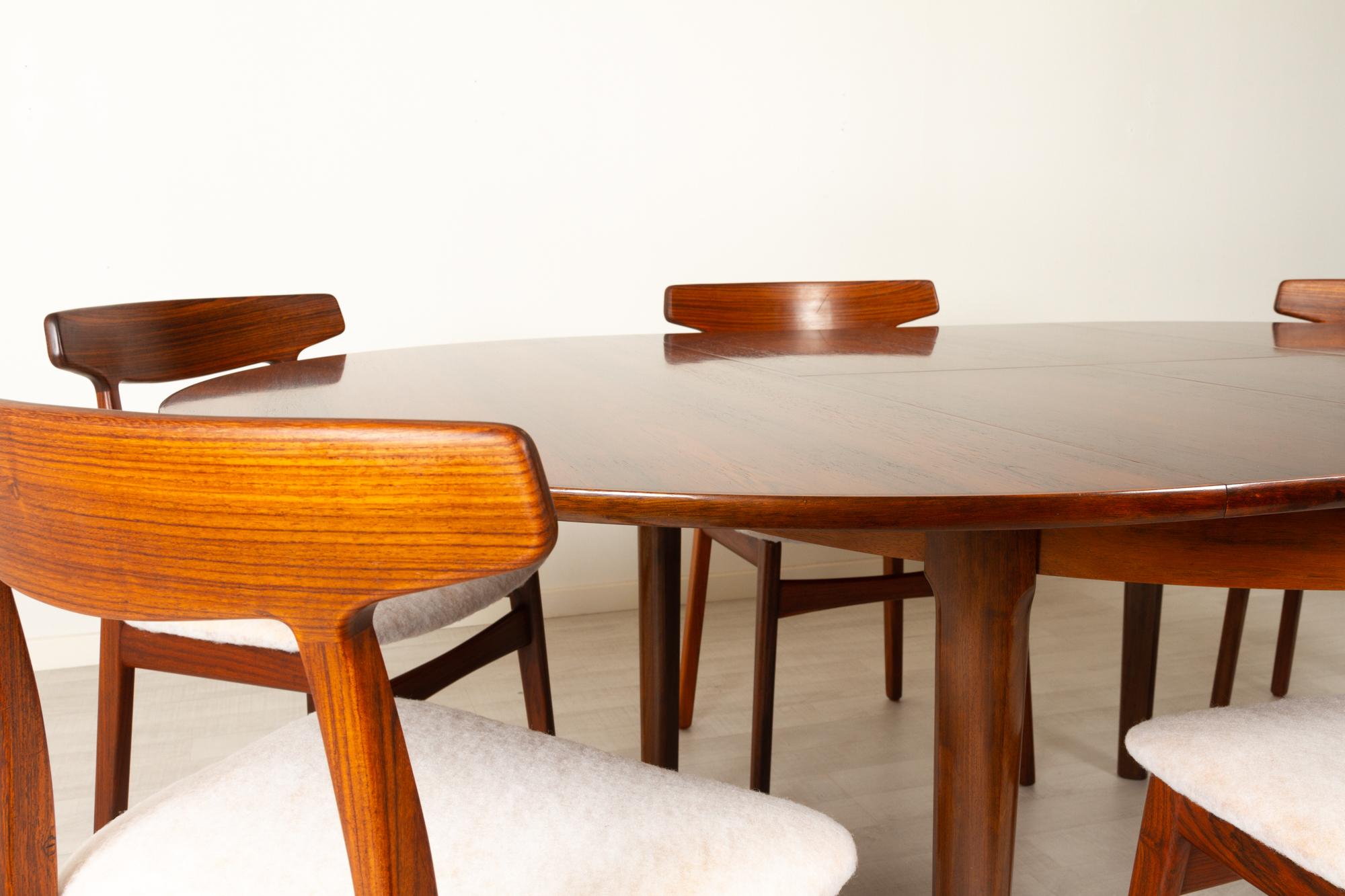 Vintage Danish Round Extendable Rosewood Dining Table, 1960s 13