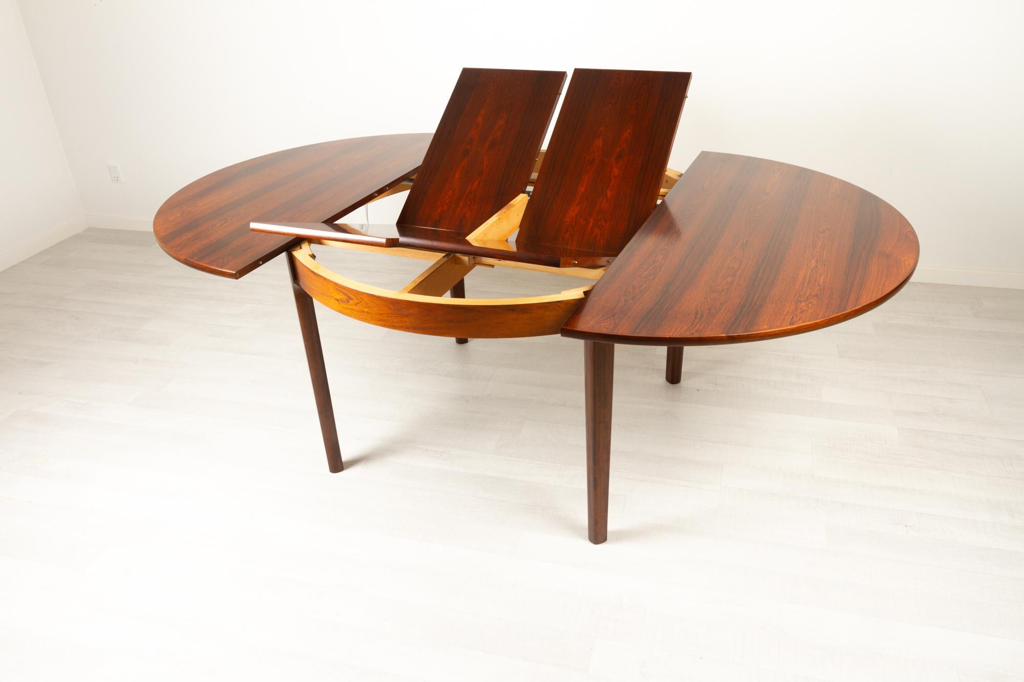 Vintage Danish Round Extendable Rosewood Dining Table, 1960s 4